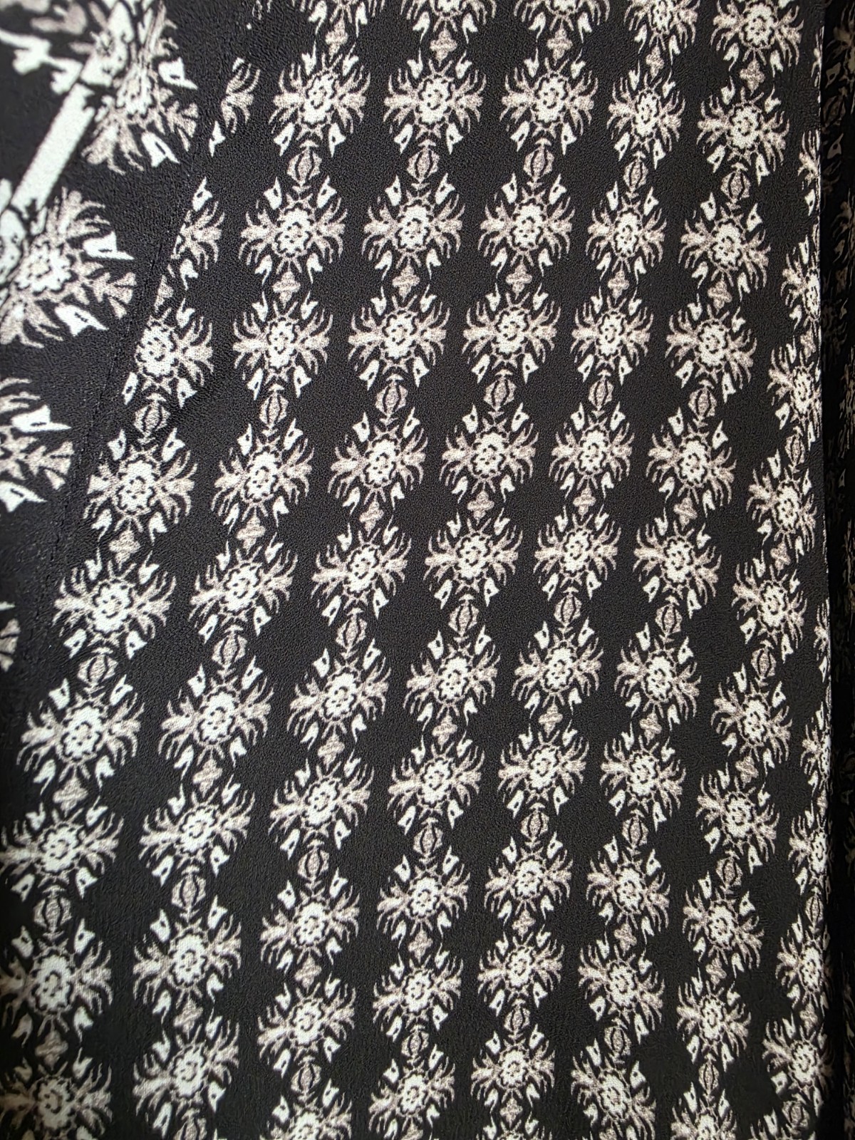 Max Studio Women’s Black White Geometric V-Neck 3/4 Sleeve Pullover Blouse S