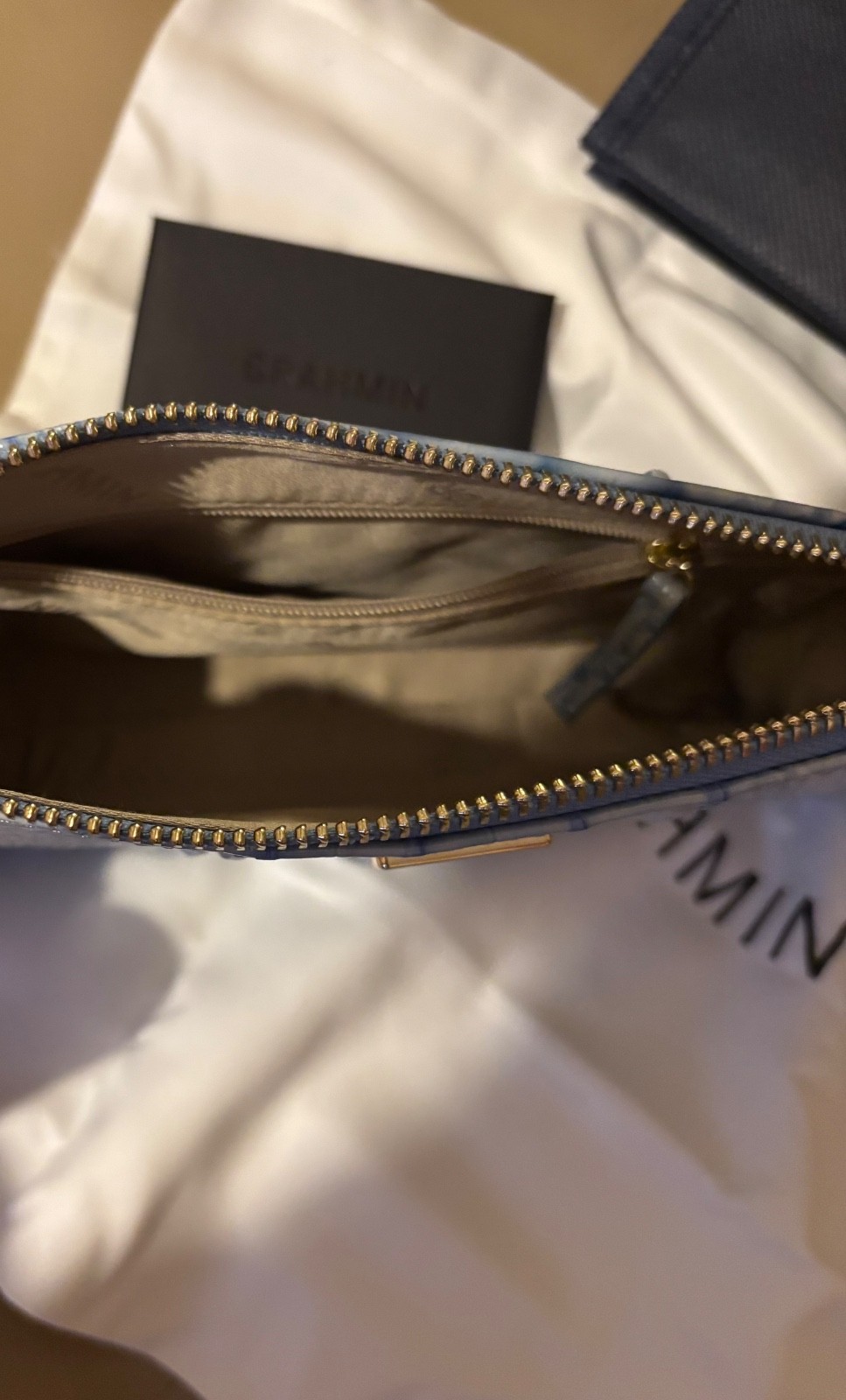 NEW – BRAHMIN DAISY DAISY, BLUE OMBRE CROCODILE LEATHER CLUTCH WITH DETACHABLE