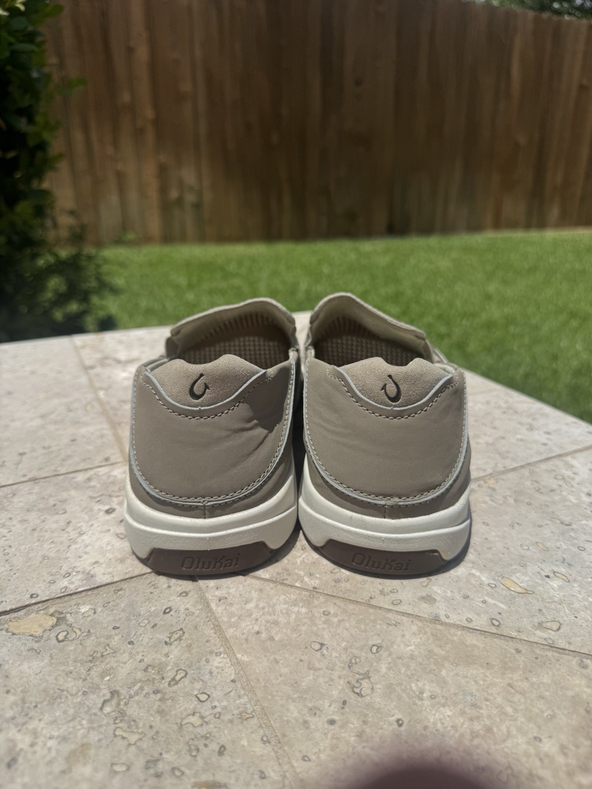 OluKai Lae’ahi Men’s Breathable Mesh Slip-On Shoes Gray/White US 10.5