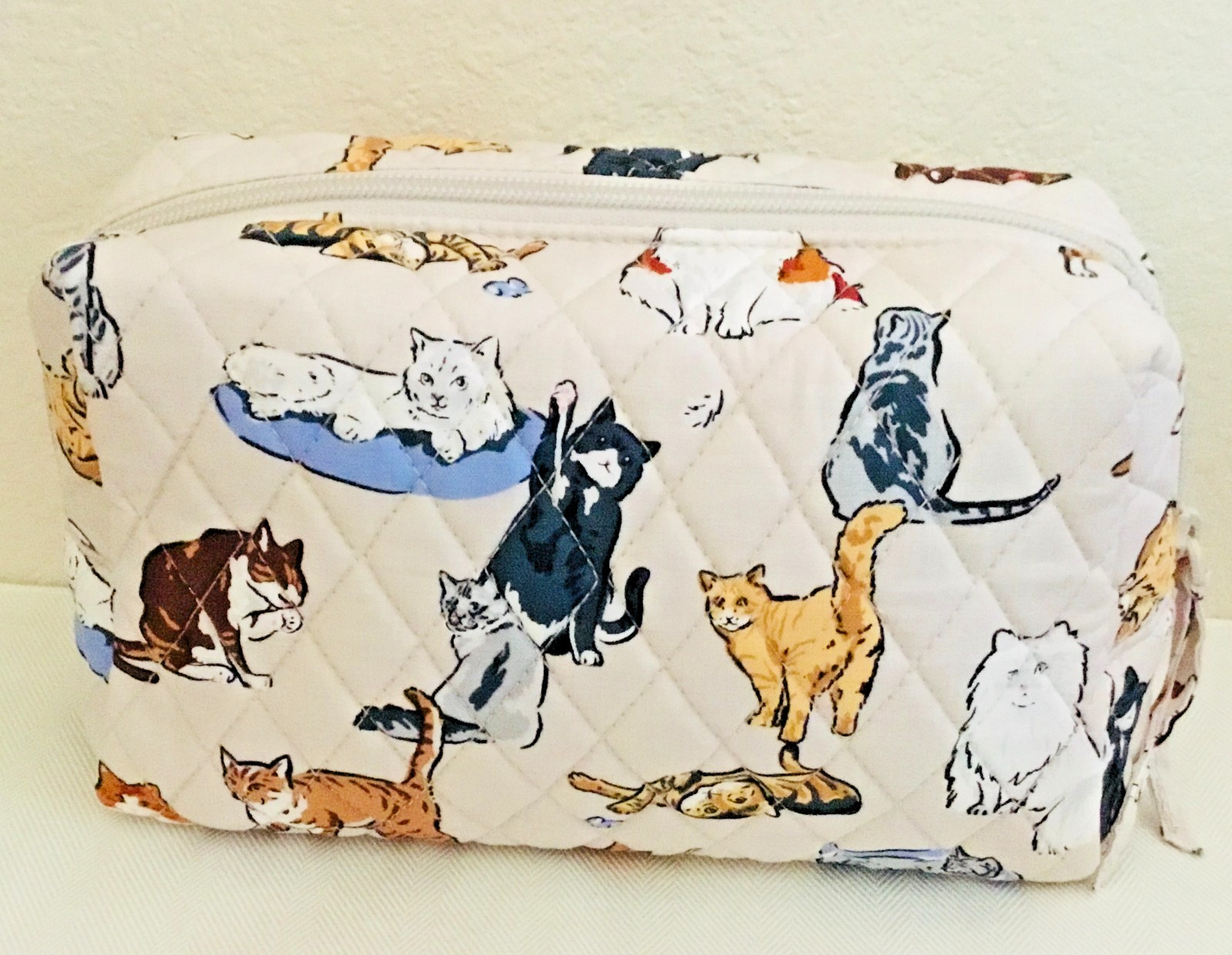 Vera Bradley ~ “A Cat’s Life” ~ Essential Medium Cosmetic Bag ~ NWT