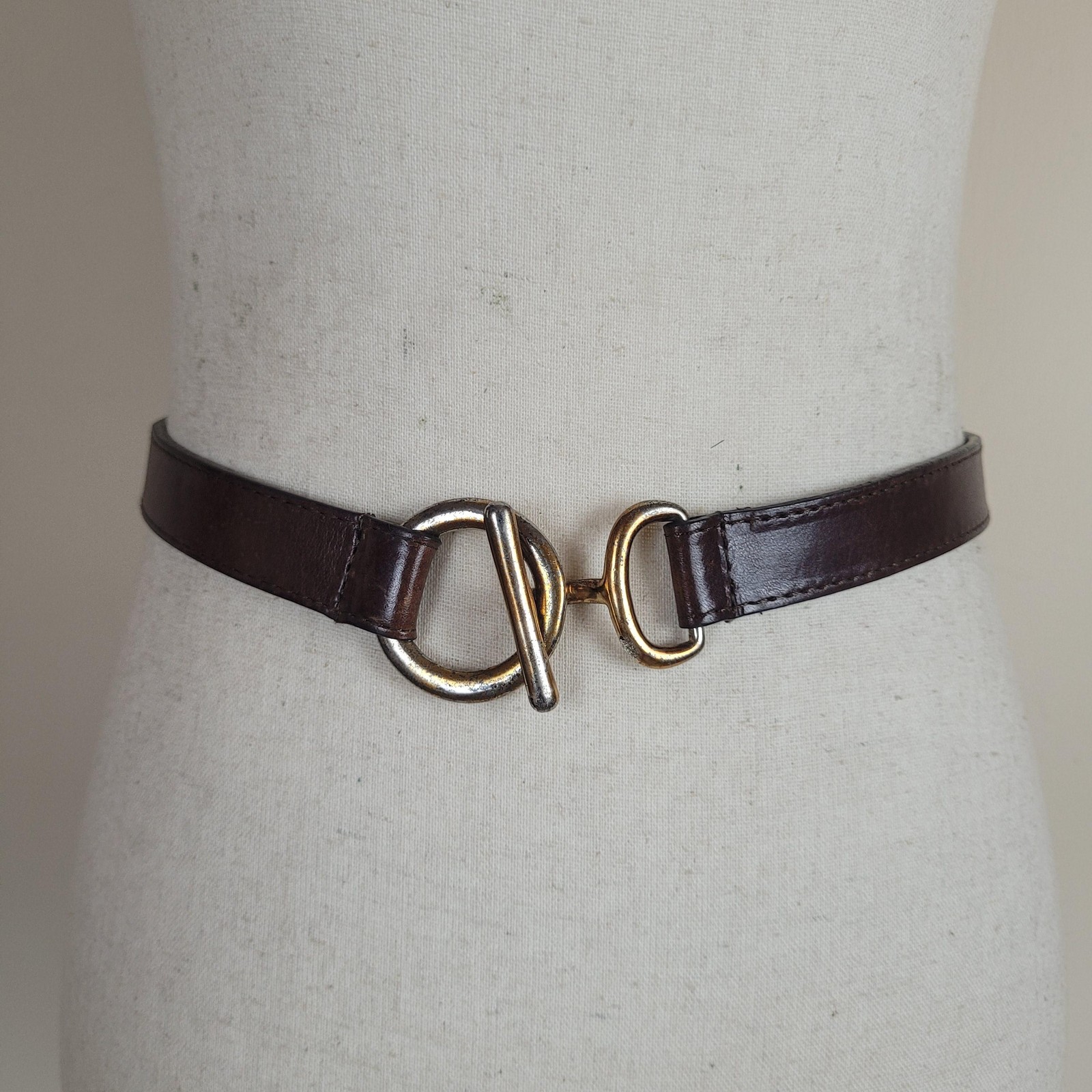 Chicos Belt Medium Brown Leather Waist Toggle Buckle Minimalist Adjustable Boho