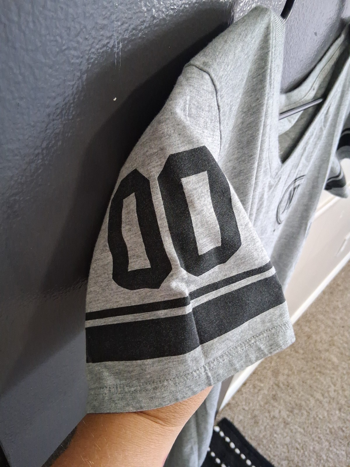 Womens Athletic Cut Nike Tshirt Size Large. [1]