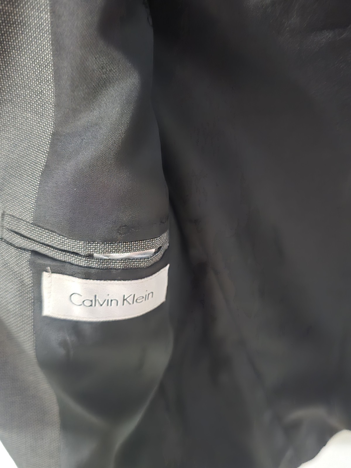 Calvin Klein Men’s Gray 2-Piece Suit 40R 2-Button Flat Front Pants 34×28