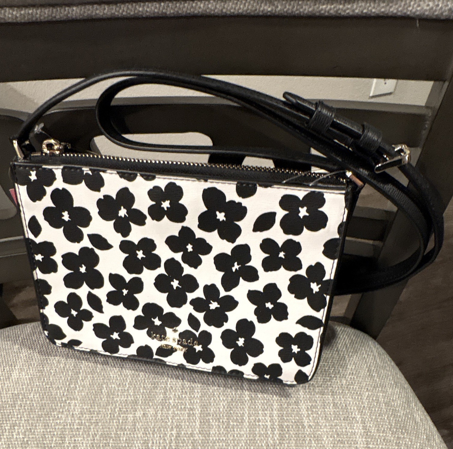 kate spade new york Small Floral Crossbody Zip Bag Black/White Det Strap