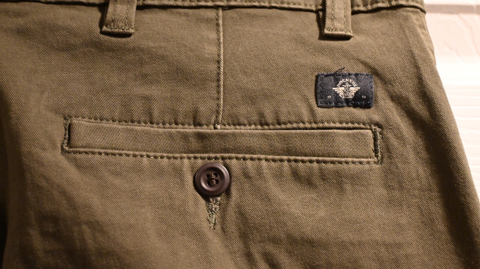 NEW Dockers Mens Slim Fit Ultimate Chino Smart 360 Flex Army Olive Size 30X30