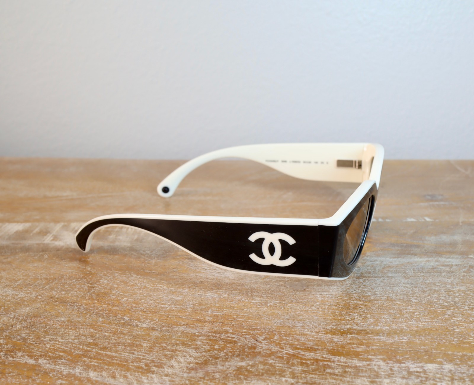 CHANEL 6056 Urban Vintage Cat Eye Sunglasses 54mm Black&White/Beige Lens 100% UV
