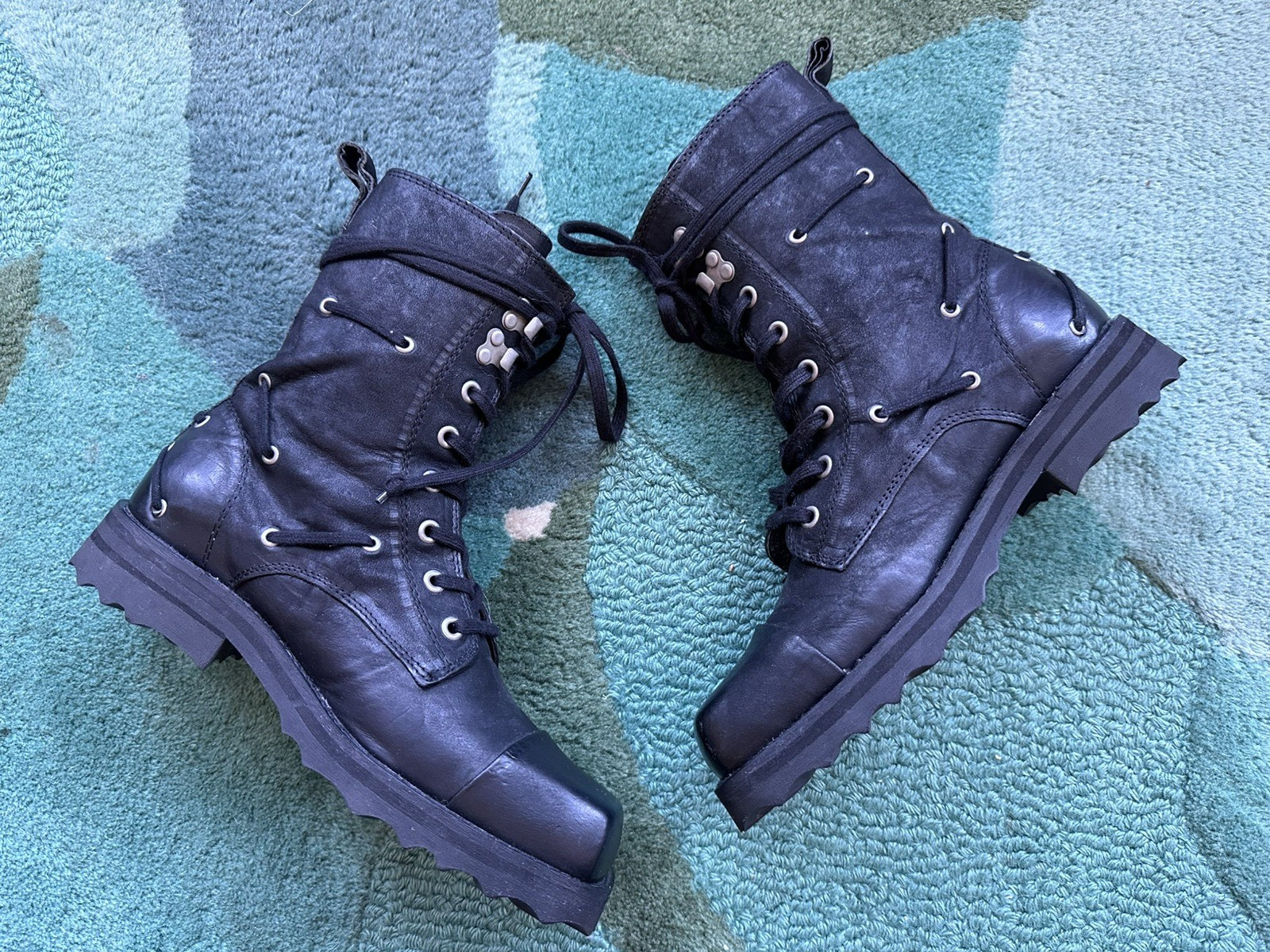 Fluevog NEARLY NEW Carlton MK1 Donohue black lace-up boot w/ lace detail W8/M6