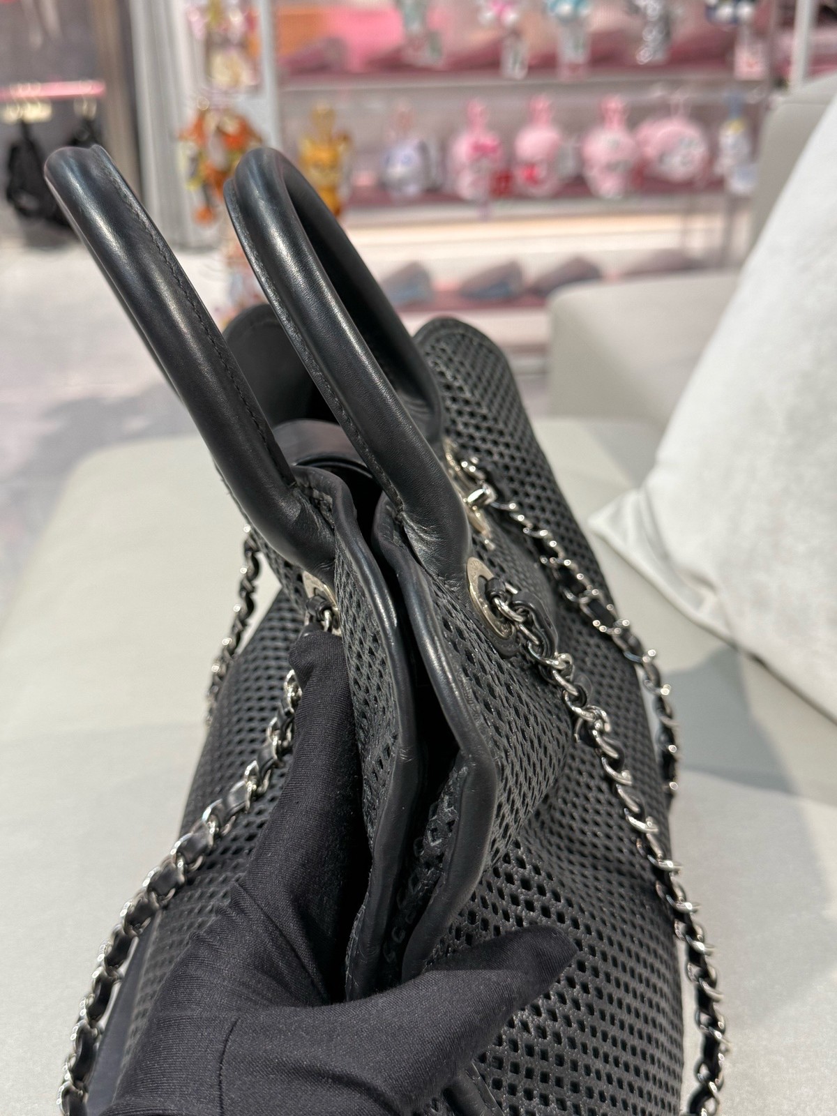 Chanel Pre-Owned Authentic Tote Black 33.5/28/16.5 Silver