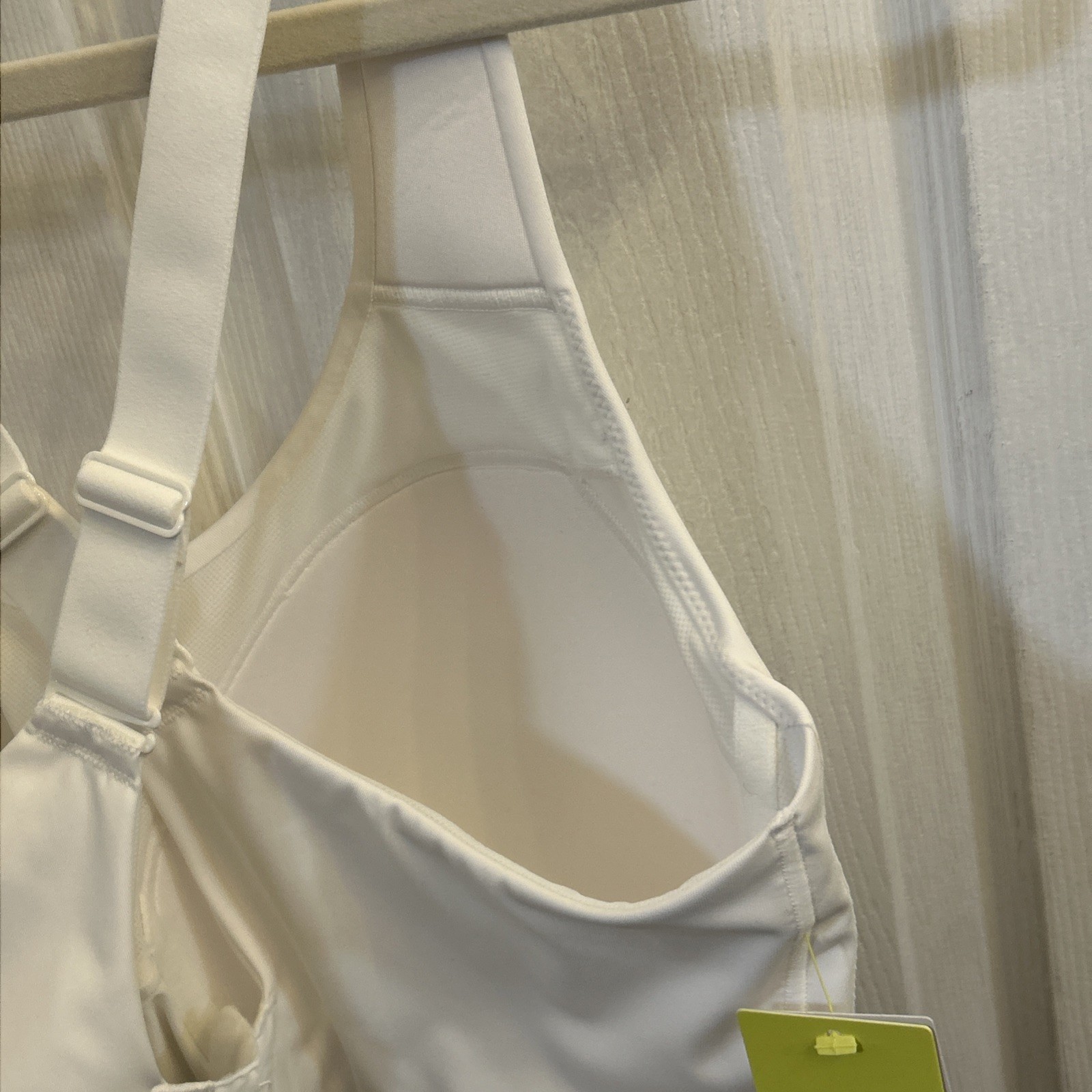 NWT All In Motion High Support Adjustable Wireless Convertible Strap Bra 42DDD