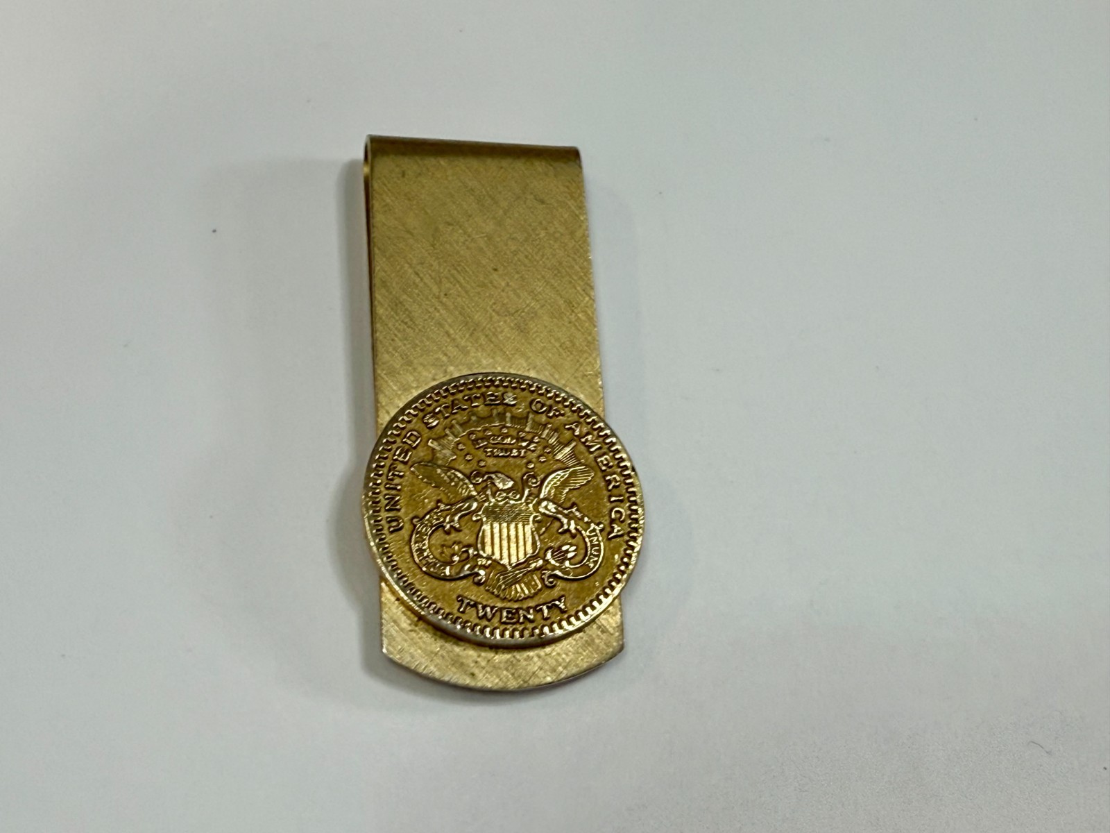 United States of America $20 Novelty Coin – Vintage Gold Tone Money Clip