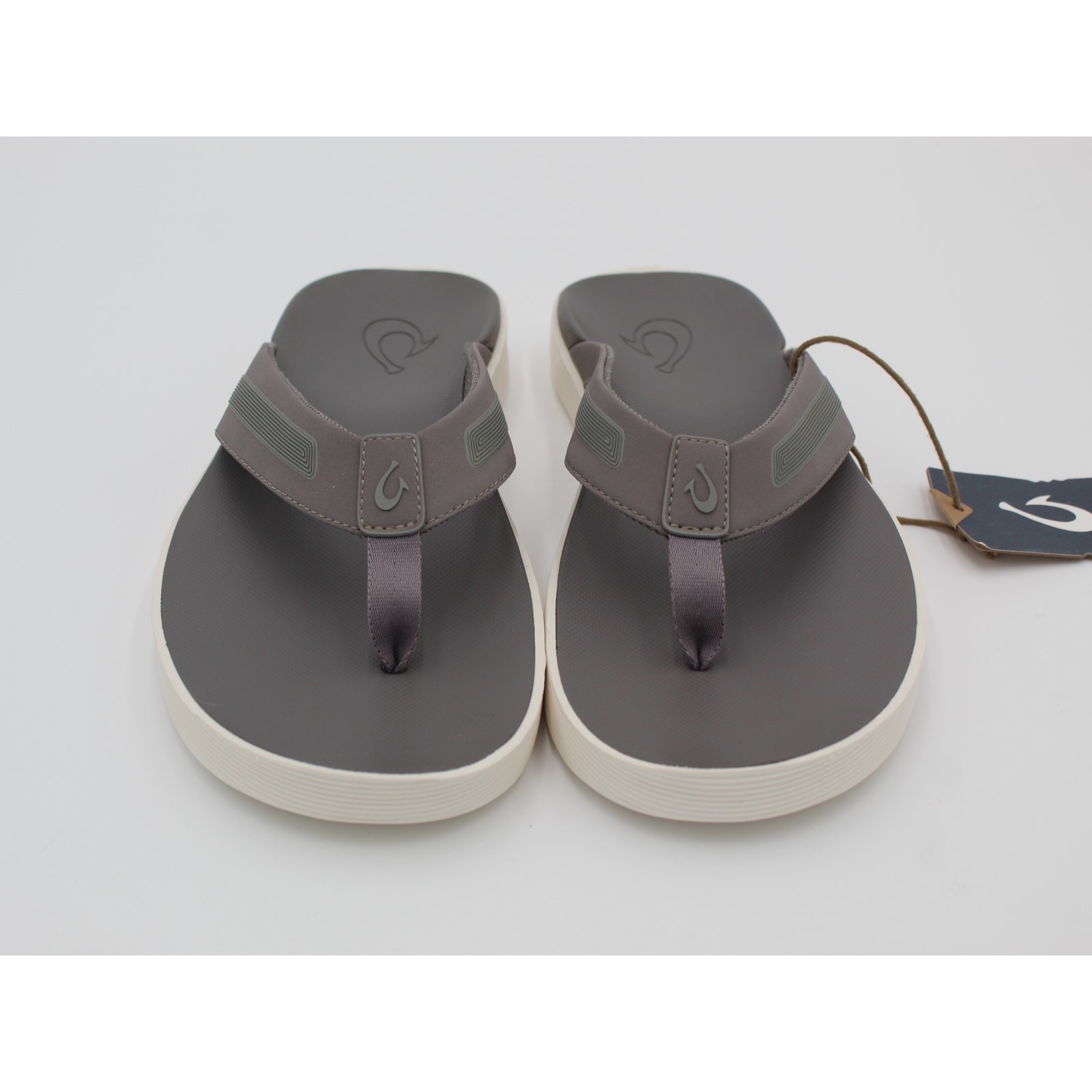 OluKai Flip Flops Mens Size 11 Gray Comfort Beach Sandals Summer Casual TAGS