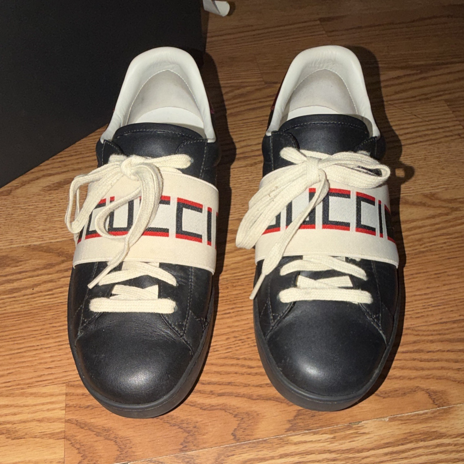 Gucci Men’s Black Leather Lace-Up Sneakers Ecru Logo Strap US 9