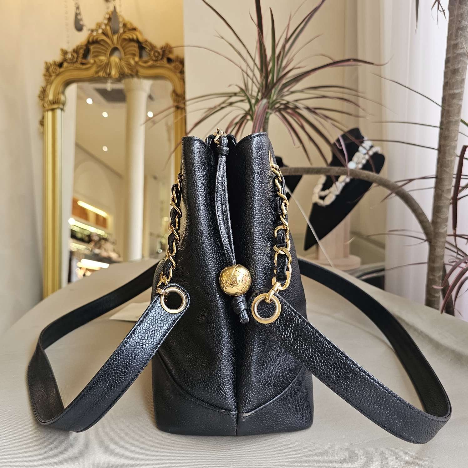 Chanel Pre-Owned Authentic Shoulder Bag Free Tracked Shipping