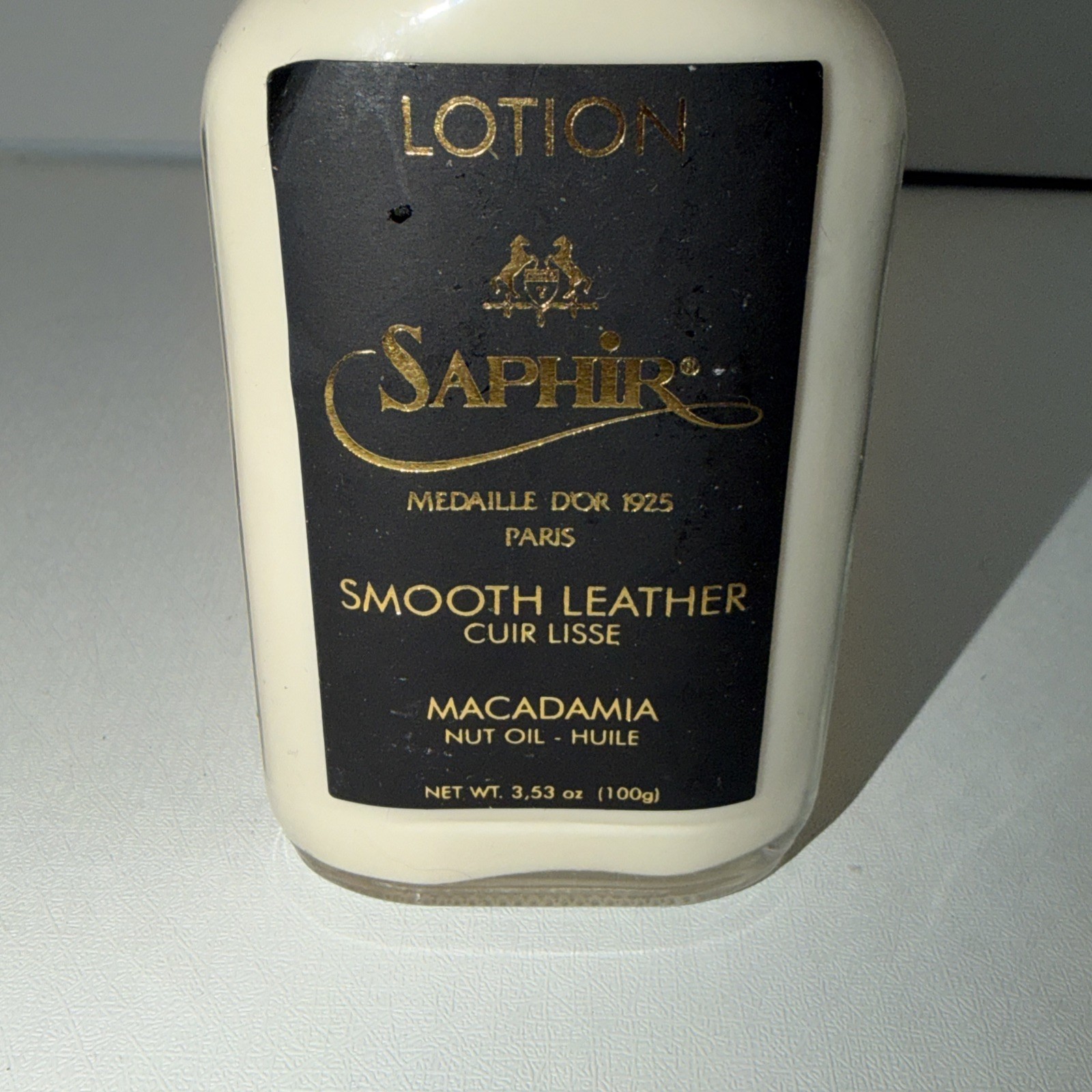 Saphir Medaille d’Or Leather Lotion Macadamia 3.53oz