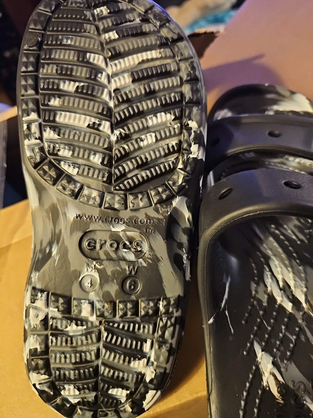 Crocs Classic Marbled Sandal Size Men 4 Women 6 Black/White Unisex