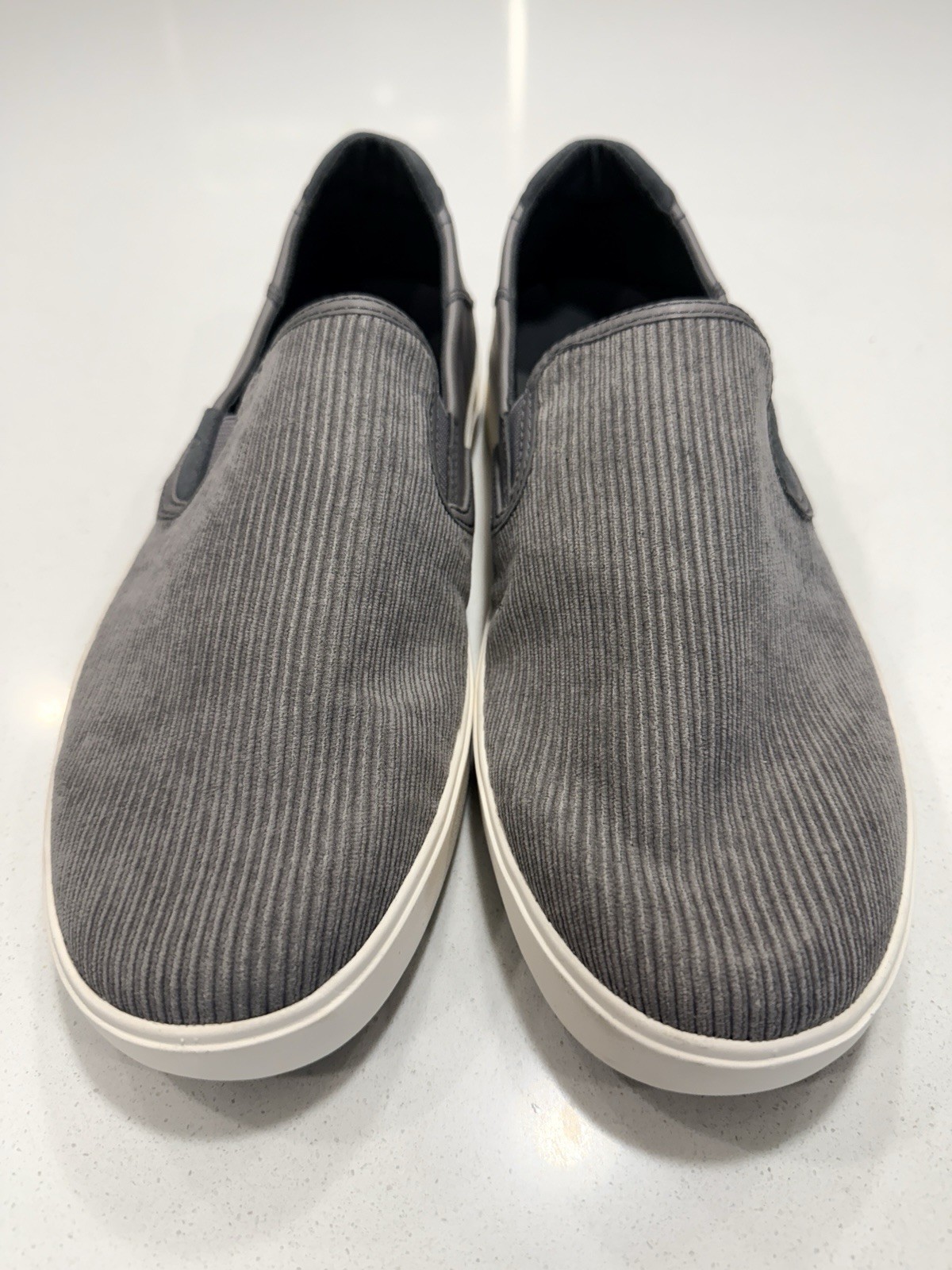 Olukai Men’s Lae’ahi Kapa Corduroy Shoes Graphite Dark Shadow Size 10 MSRP $120