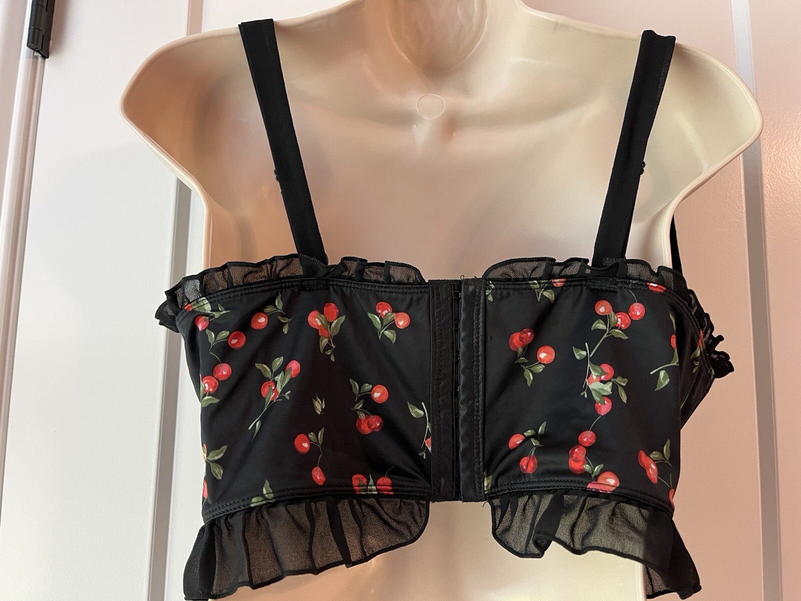 Torrid Size 2 Black Bra Red Cherries Black Straps & Shoulder Bows Adjustable
