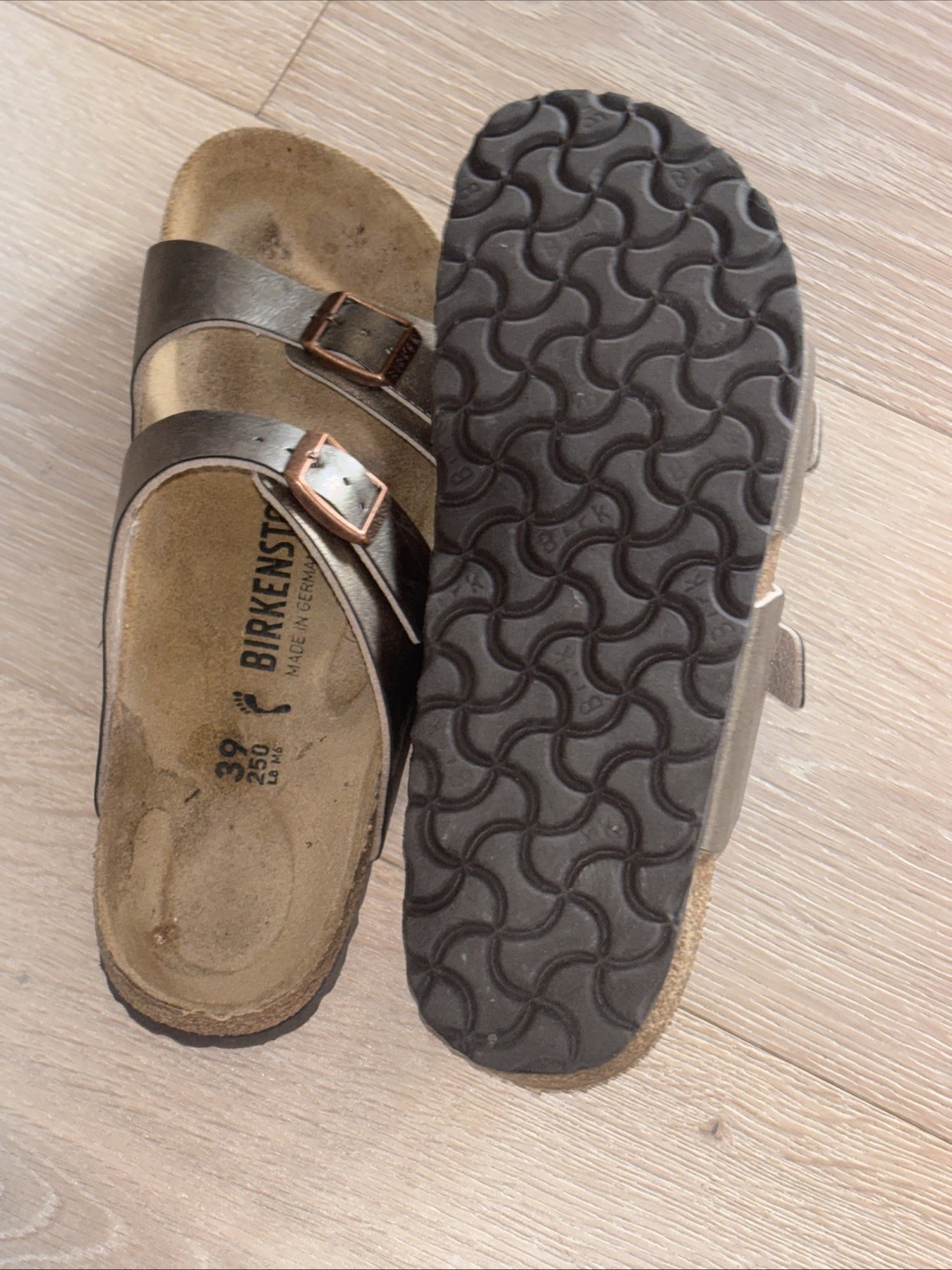 BIRKENSTOCK Womens Size 39 W8 M6 SYDNEY Gold Graceful Taupe Metallic Sandals