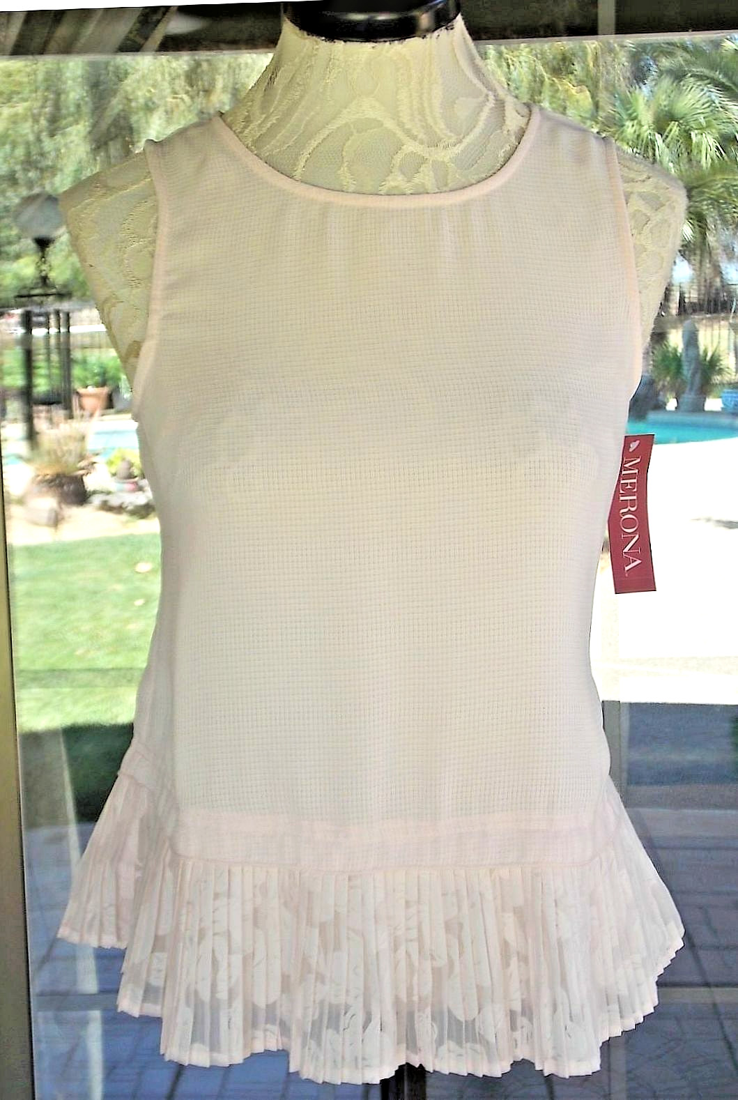 New Sleeveless Pleated Bottom Merona Blouse Sz. S 34″ Bust