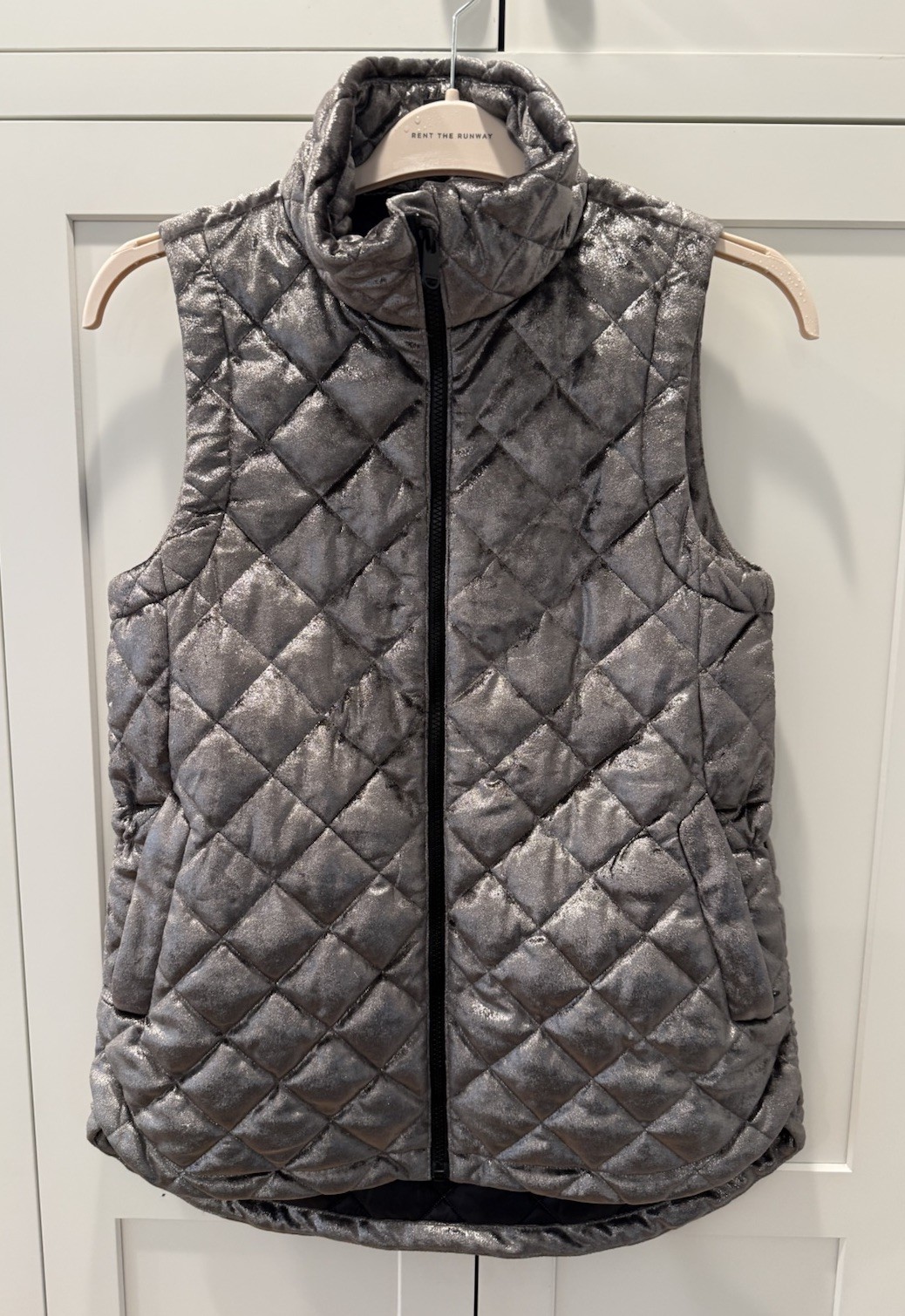 Athleta Whisper Featherless Vest Size XS Quilted Silver Metallic Velvet Puffer