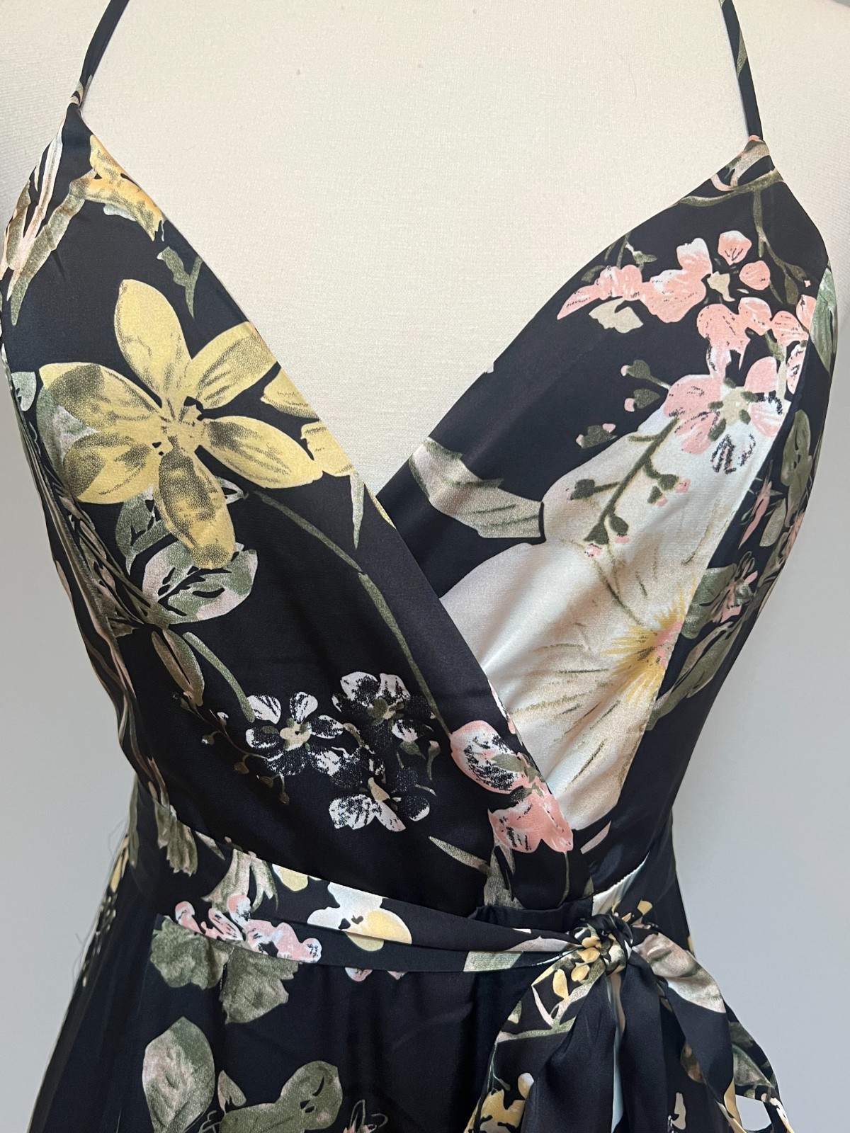 Beautiful Satin Maxi Dress from Lulus – New without tags – XS