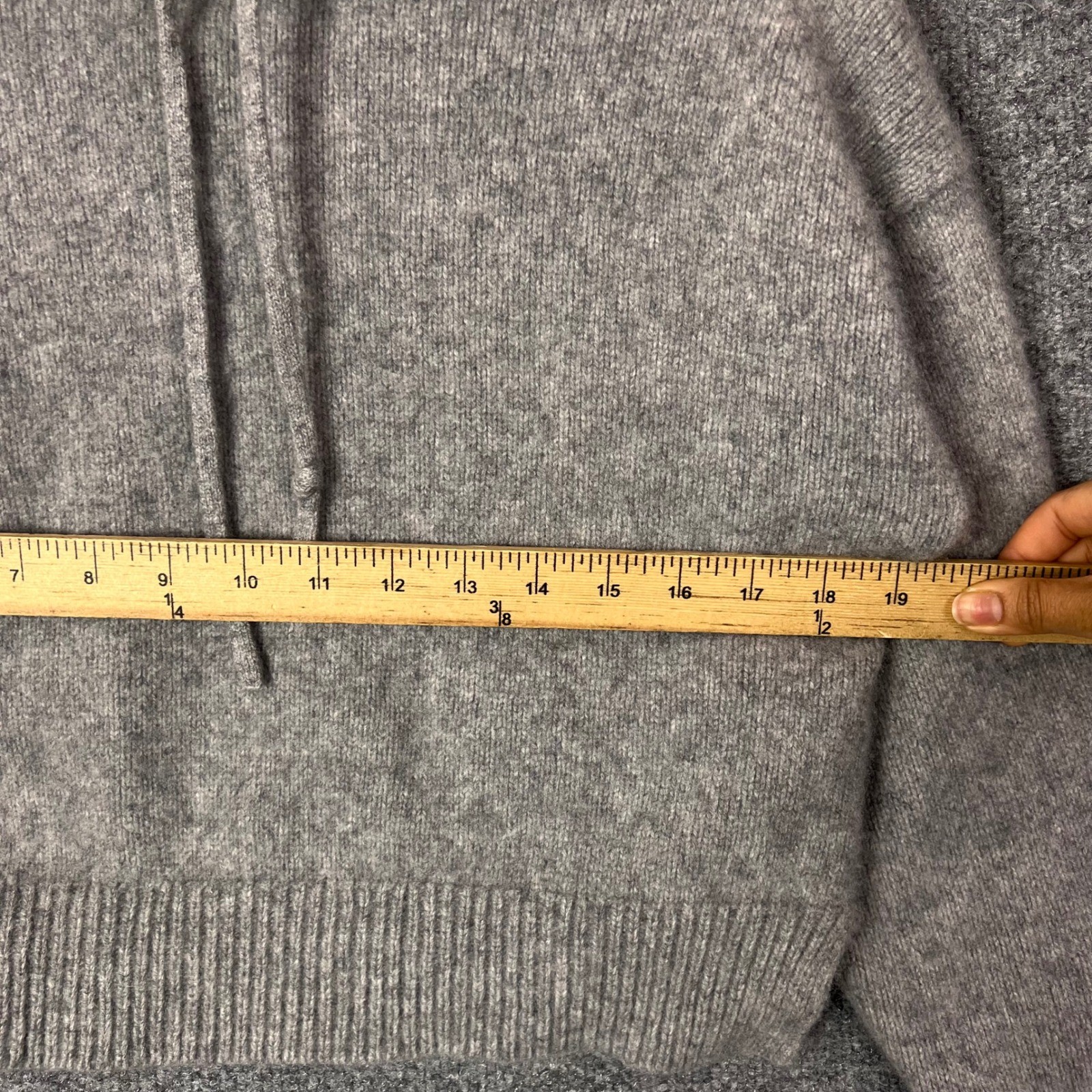 The Group by Babaton Aritzia 100% Cashmere Luxe Cropped Hoodie Gray Small