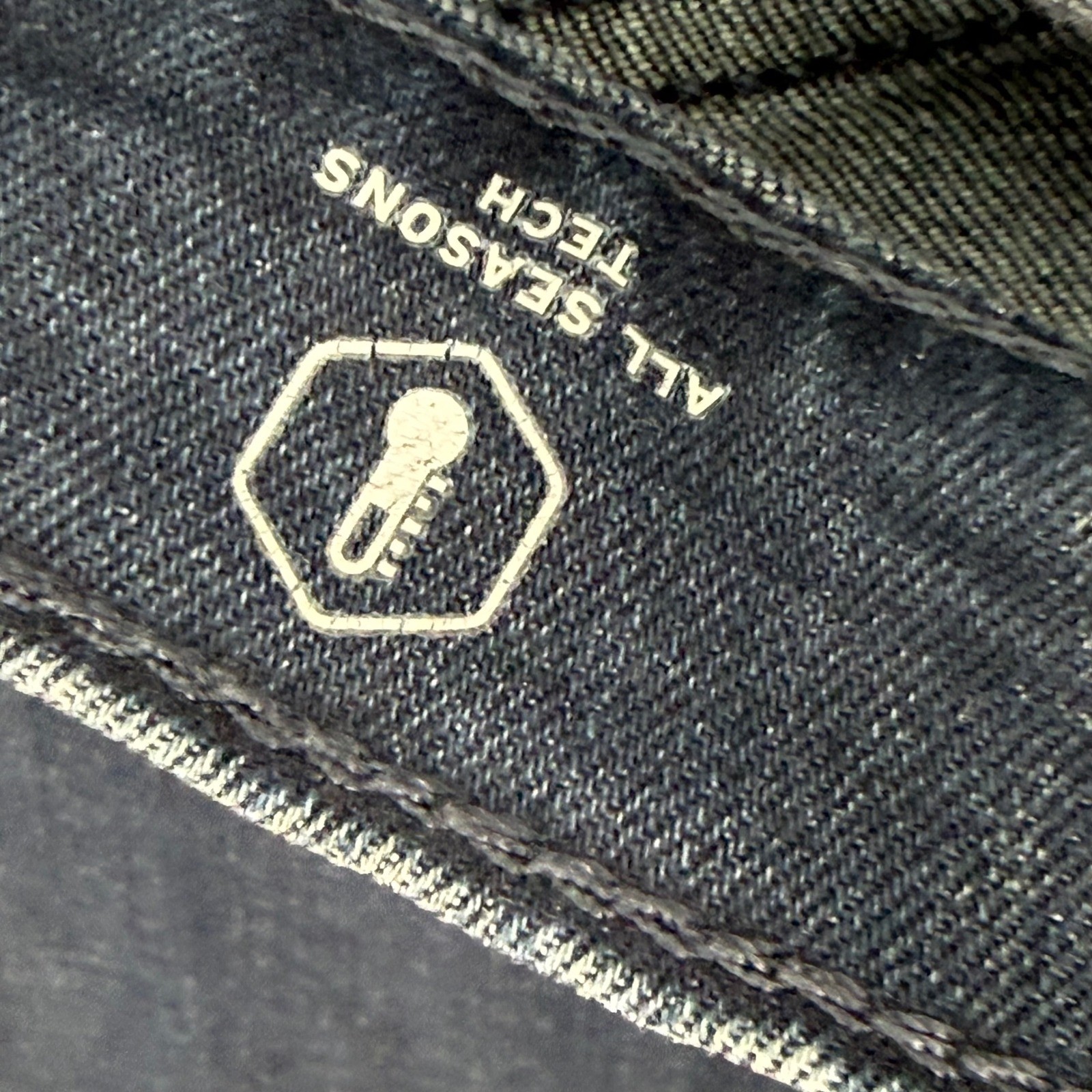 Levi’s 512 Slim Taper Jeans Mens 34×29.5 Blue Dark Wash All Seasons Tech Stretch