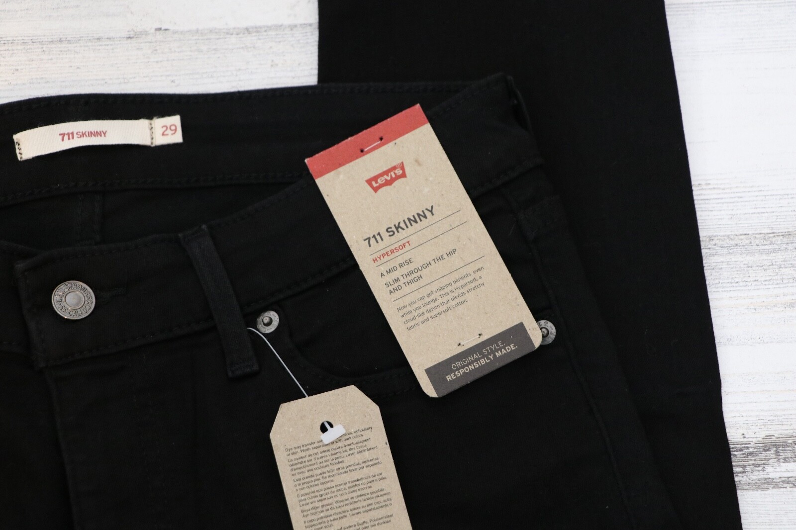 Levi’s 711 Skinny Jeans In Soft Black Women’s 29 x 28 NEW