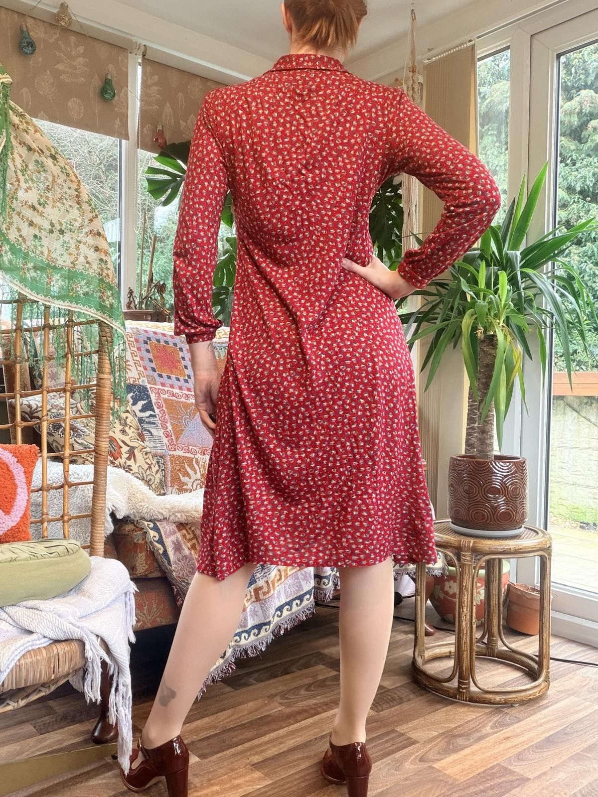 Vintage 1960s day dress Red size 14 Long Sleeve Floral retro shirt Dress