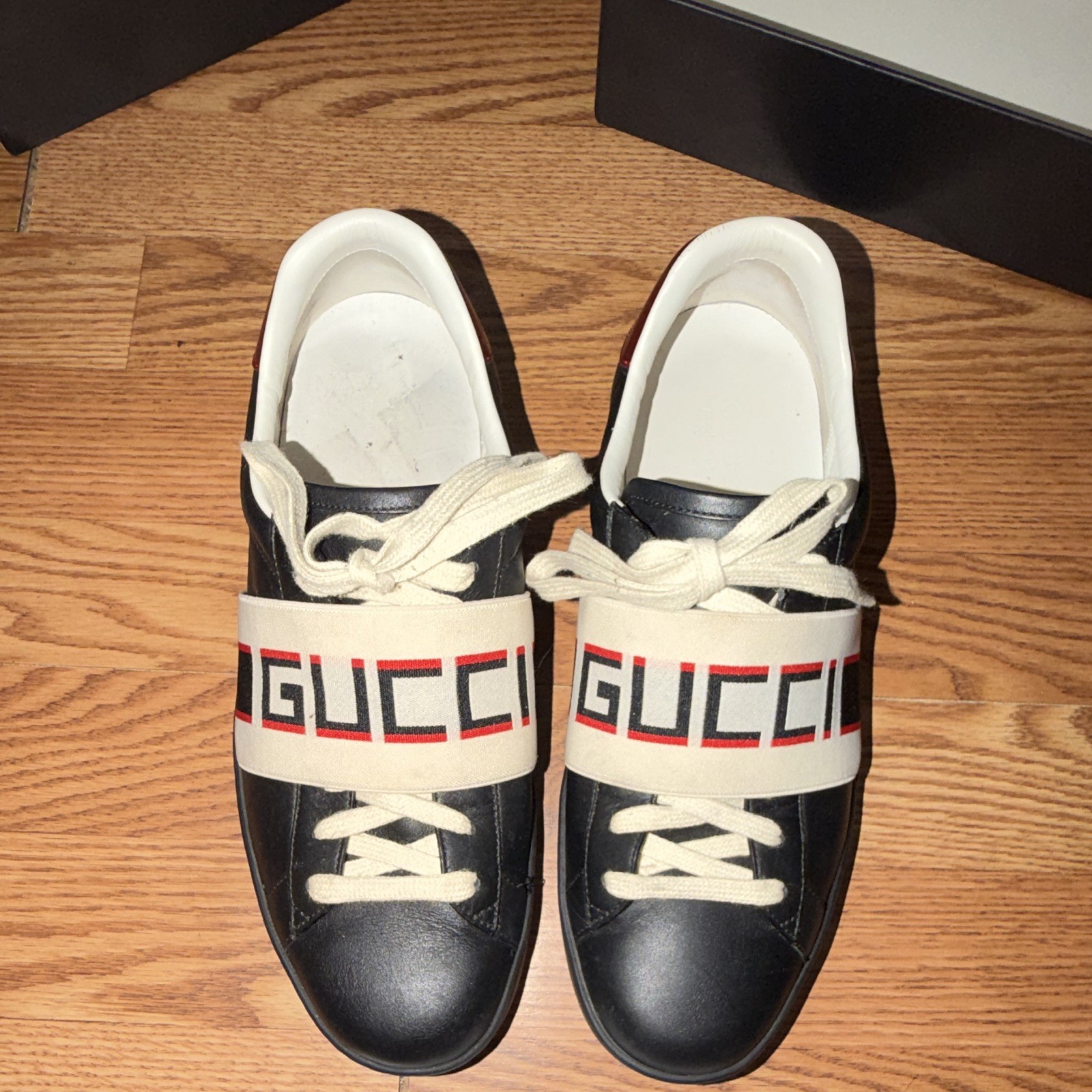Gucci Men’s Black Leather Lace-Up Sneakers Ecru Logo Strap US 9
