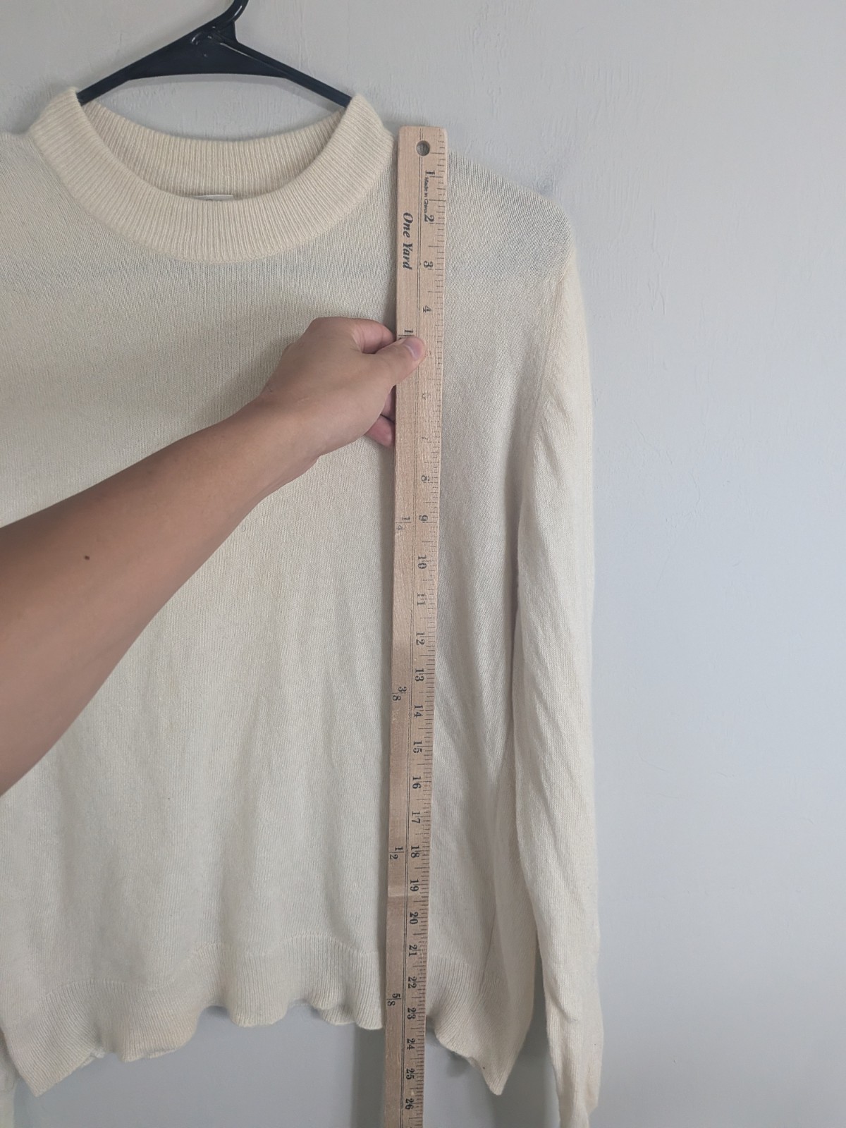 White Of Hawick Sweater Women’s Medium Beige 100% Cashmere Pullover Long Sleeve