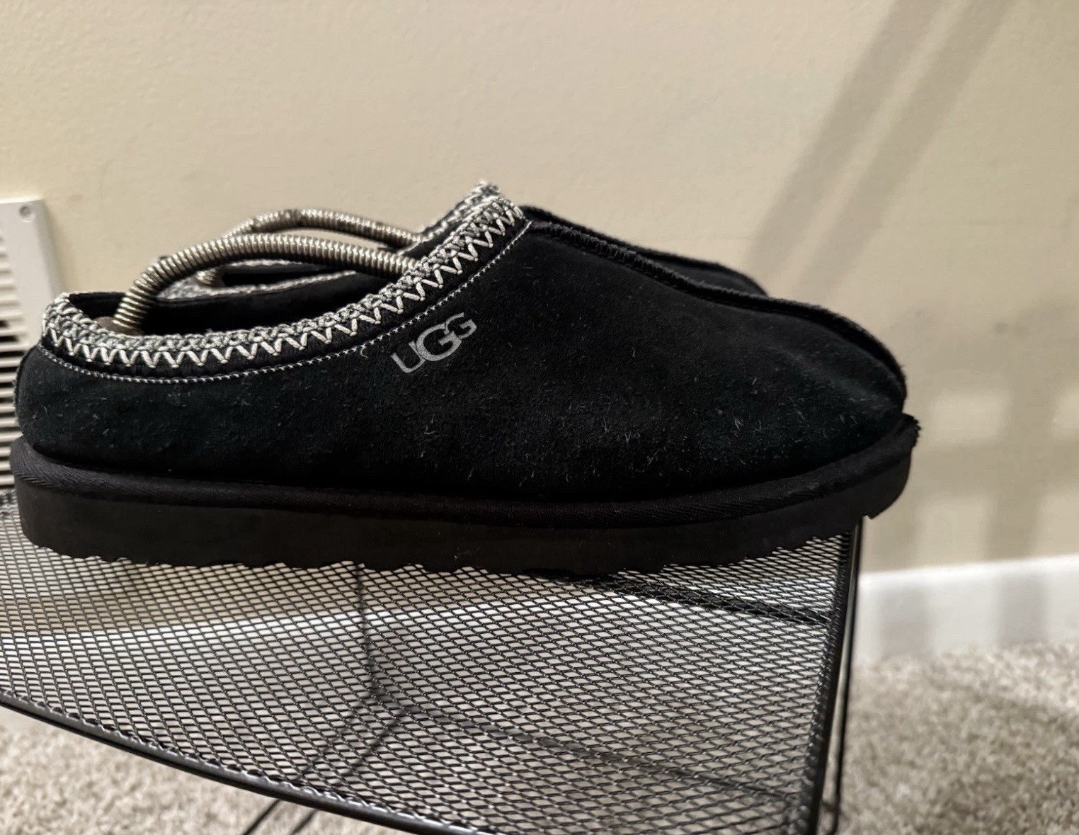 Ugg Tasmin Slippers Black Suede Mens 7.5 Womens 9 runs LARGE Stretched Broken In