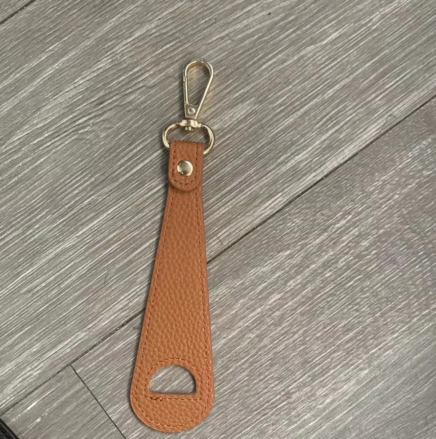 1pcs Leather Travel Hat Clip Buckle Holder Hands-Free Strap for Hats & Gloves