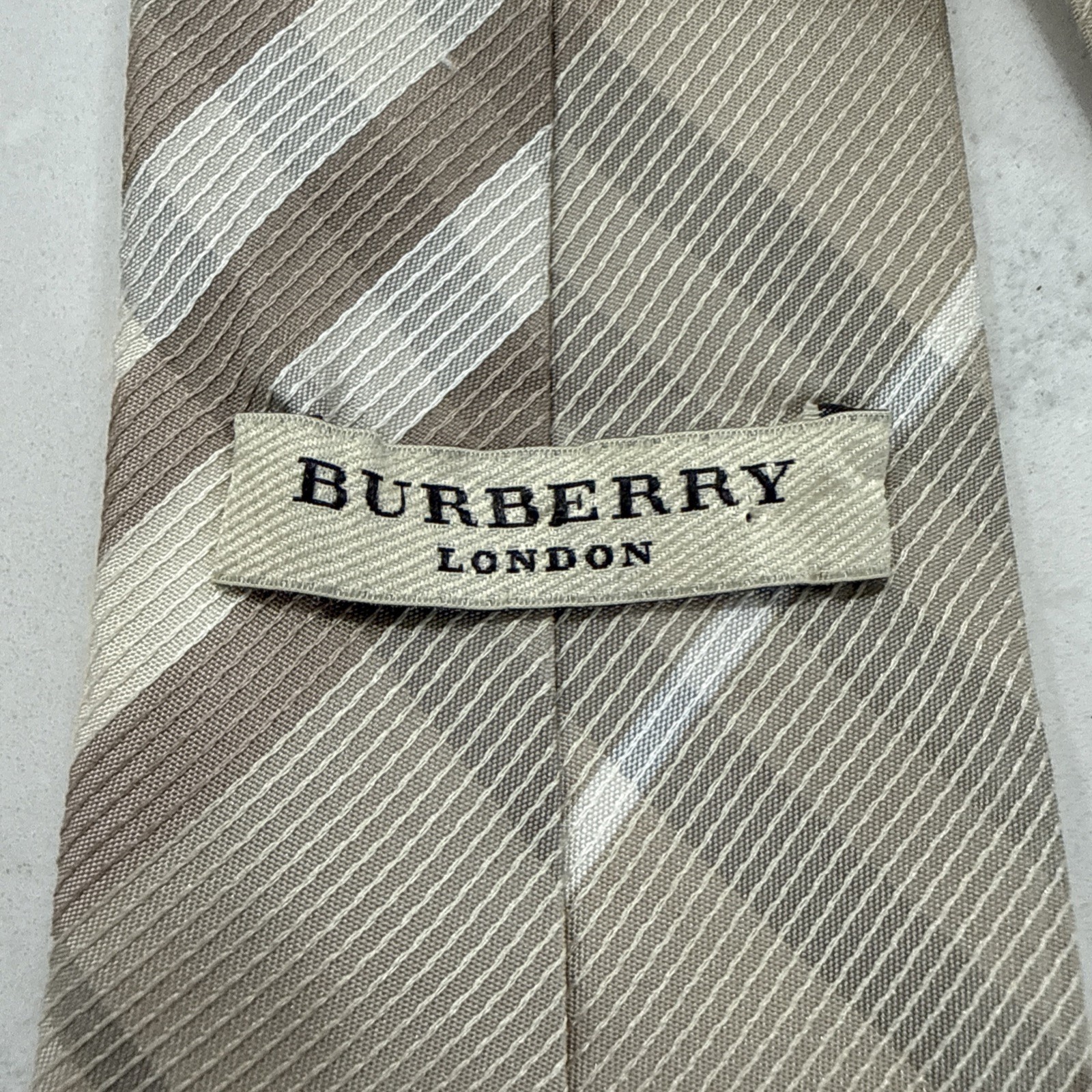 Burberry Tie Check Beige White Tartan Plaid Classic Vintage London