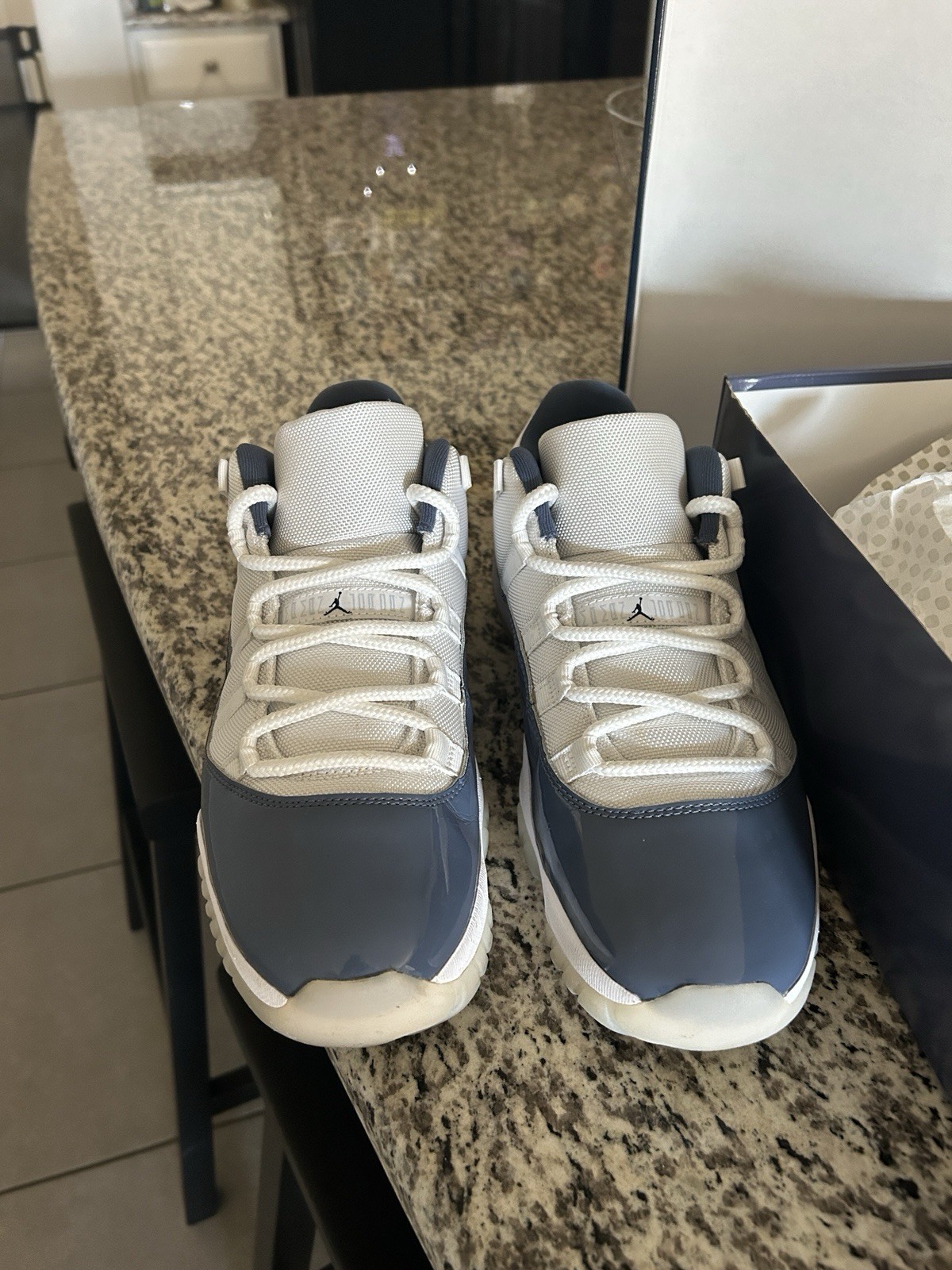 Jordan Air Jordan 11 Low Top Colorblock White/Blue Basketball Lace-Up