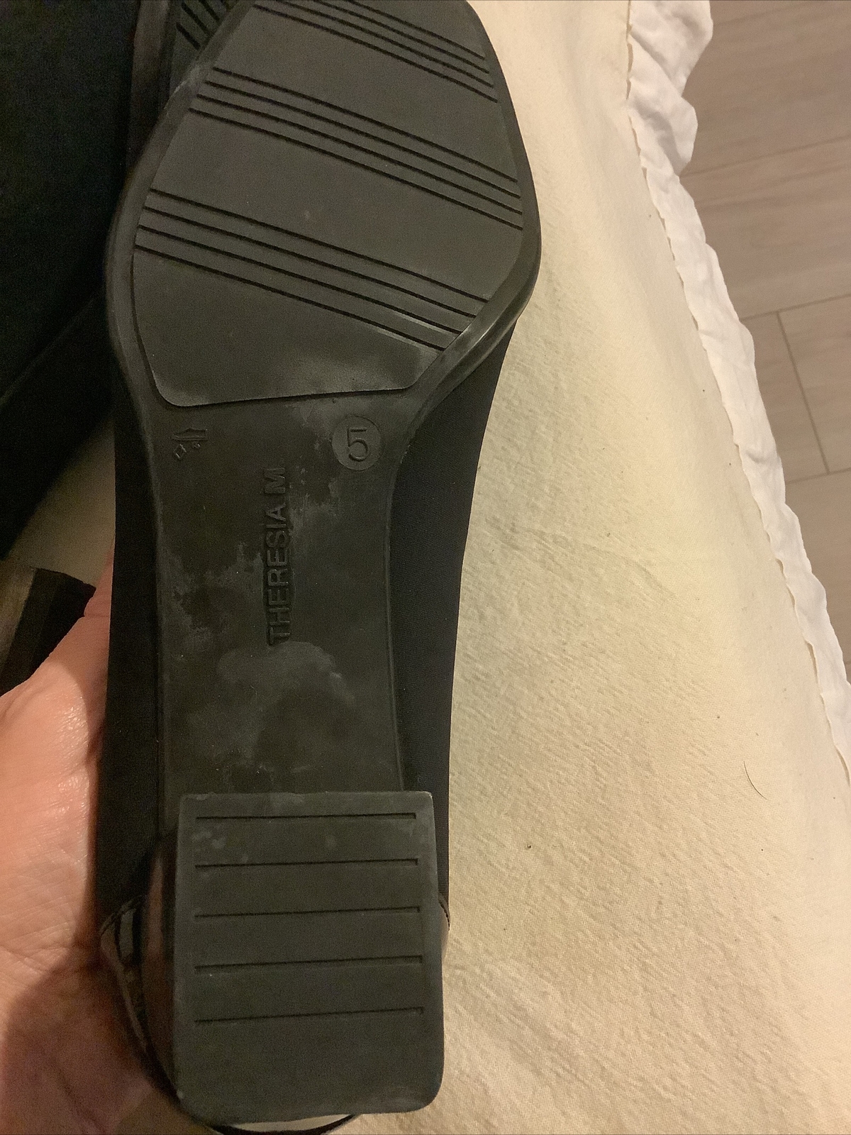 Theresia M Pumps ~Black 7.5 W Leather/Patent Leather~ Non Slip Soles ~Worn Once
