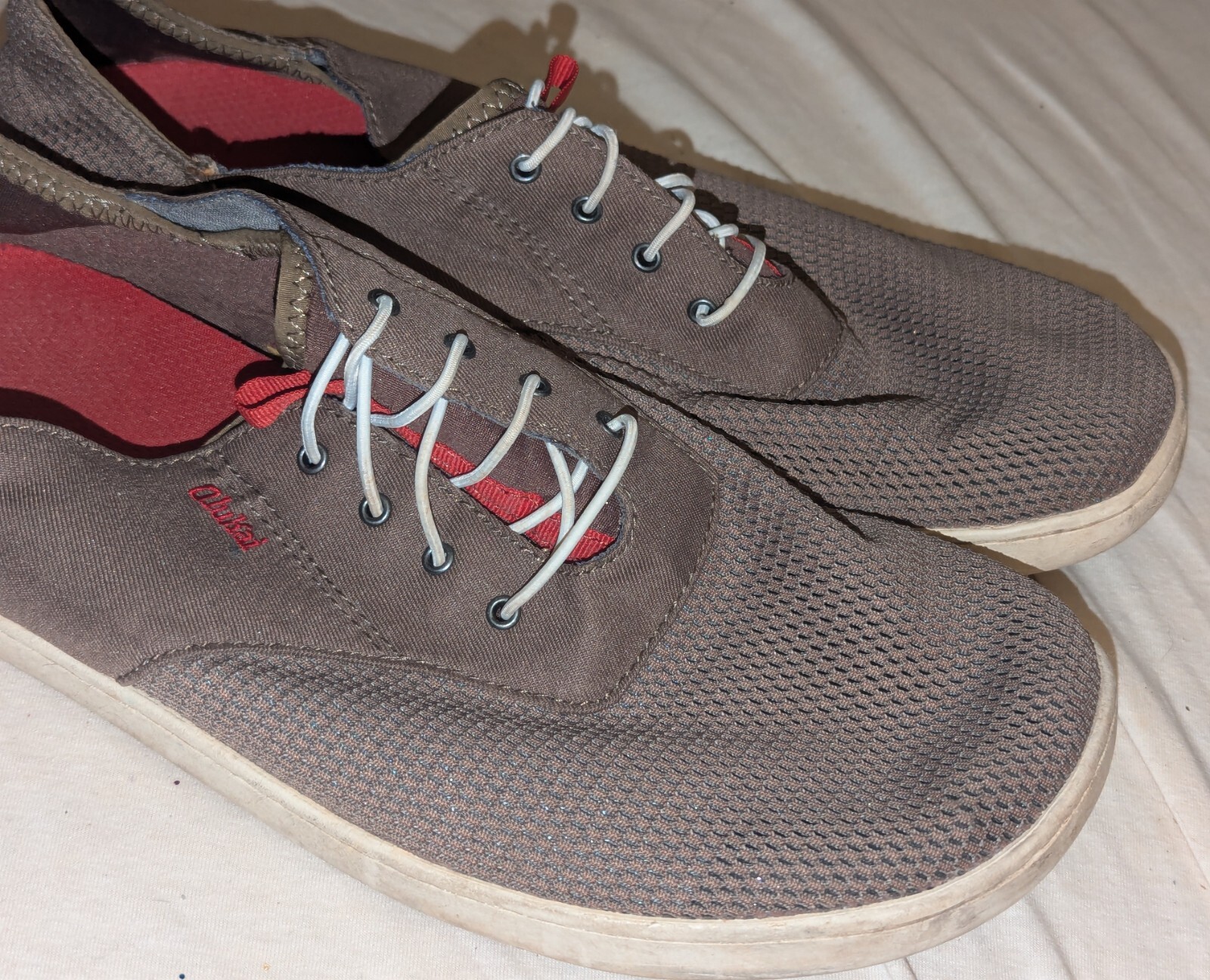 OluKai Nohea Moku Men’s Size 11 / 44 Sneakers Brown Red Casual Shoes Slip On