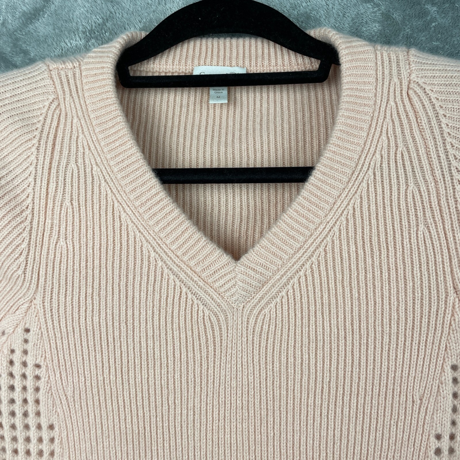 Garnet Hill 100% Cashmere Sweater Medium Pink Pullover V Neck Quiet Luxury EUC