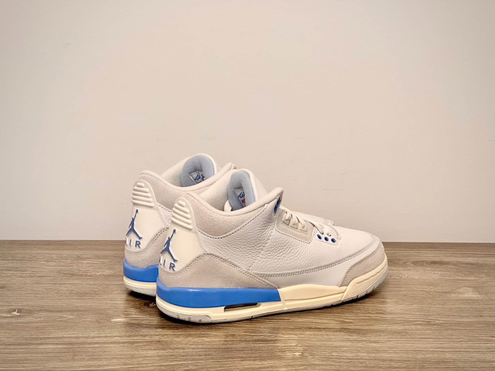 Air Jordan 3 Retro – 7 Men / 8.5 Women – Summit White/Hydrogen Blue CT8532-101