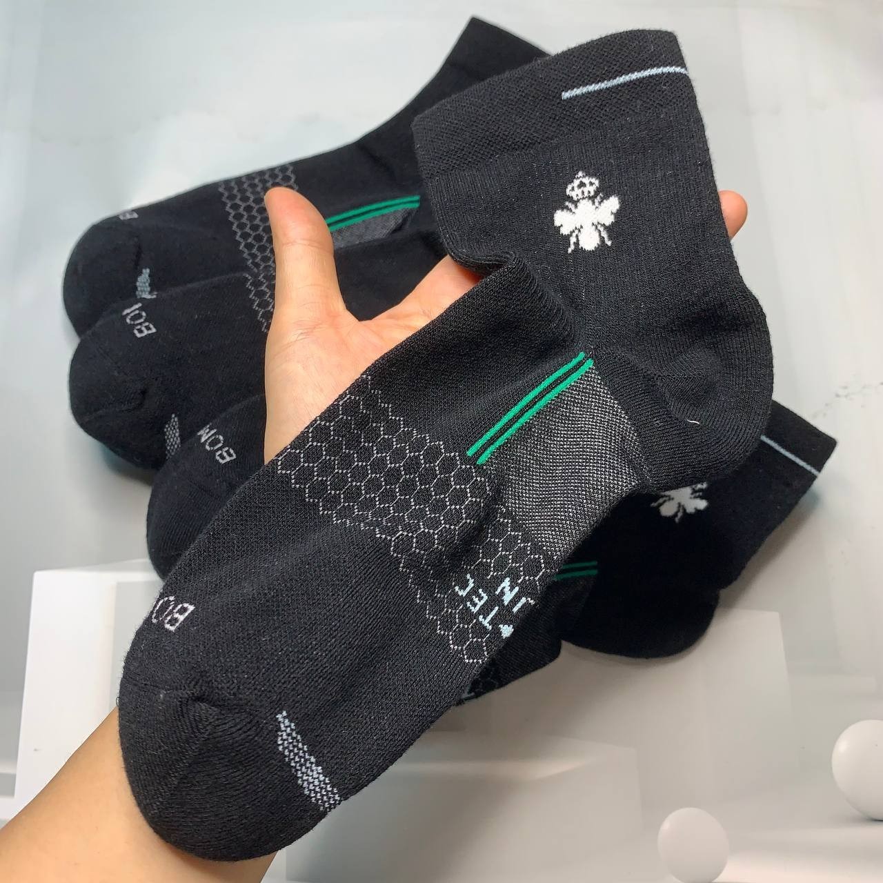 Bombas Men’s Quarter Socks 4 Pair Pack Black Green Size M Medium L Large New