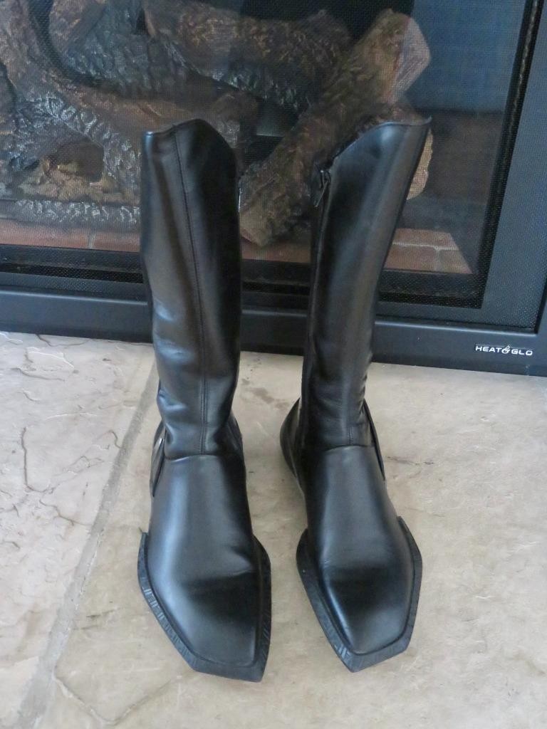 JOHN FLUEVOG Manifold Starfleet Fluevog x Star Trek: Strange New Worlds W 8 M 6