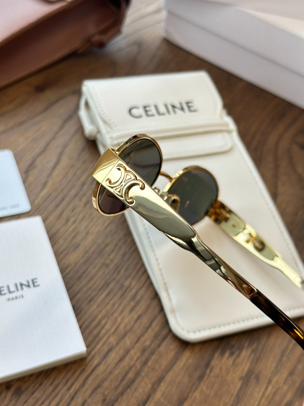 NEW Metal Triomphe Celine CL40235U Gold/Green Lens Oval Women’s Sunglasses