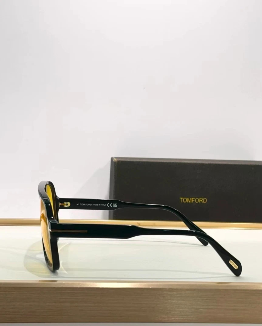 Tom Ford Falconer Sunglasses TF884 Black/Yellow 60-18-140mm With Case