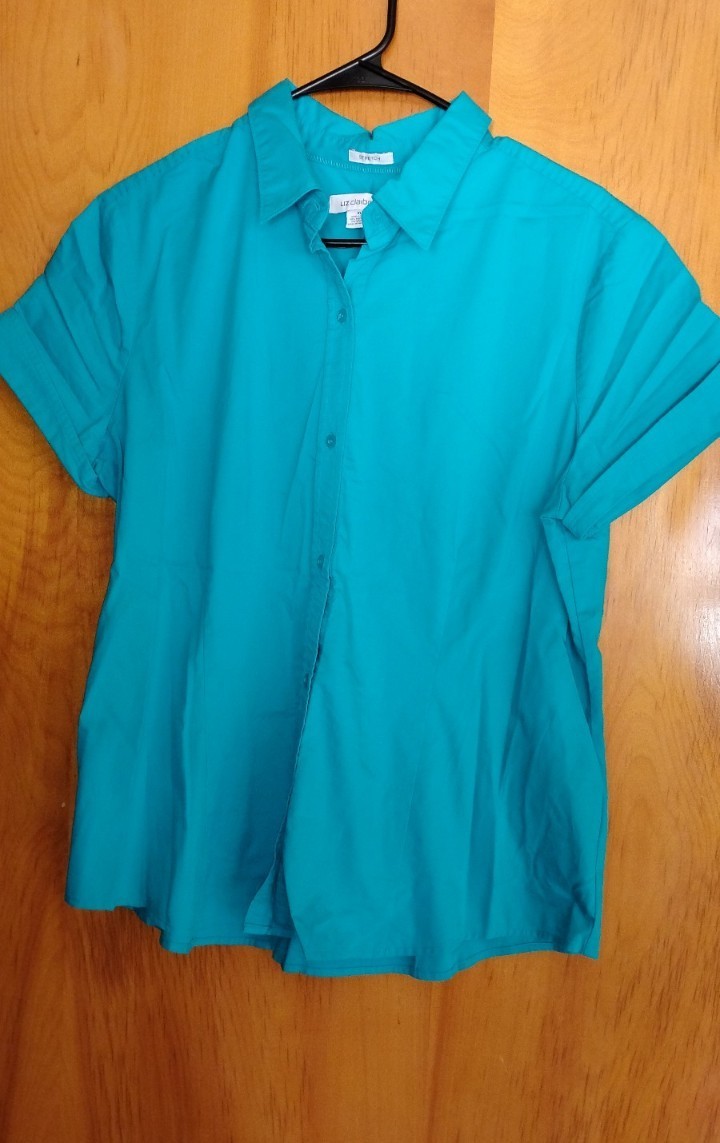 Liz Claiborne Women’s XL Blue Solid Stretch SS Collared Button-Up Blouse