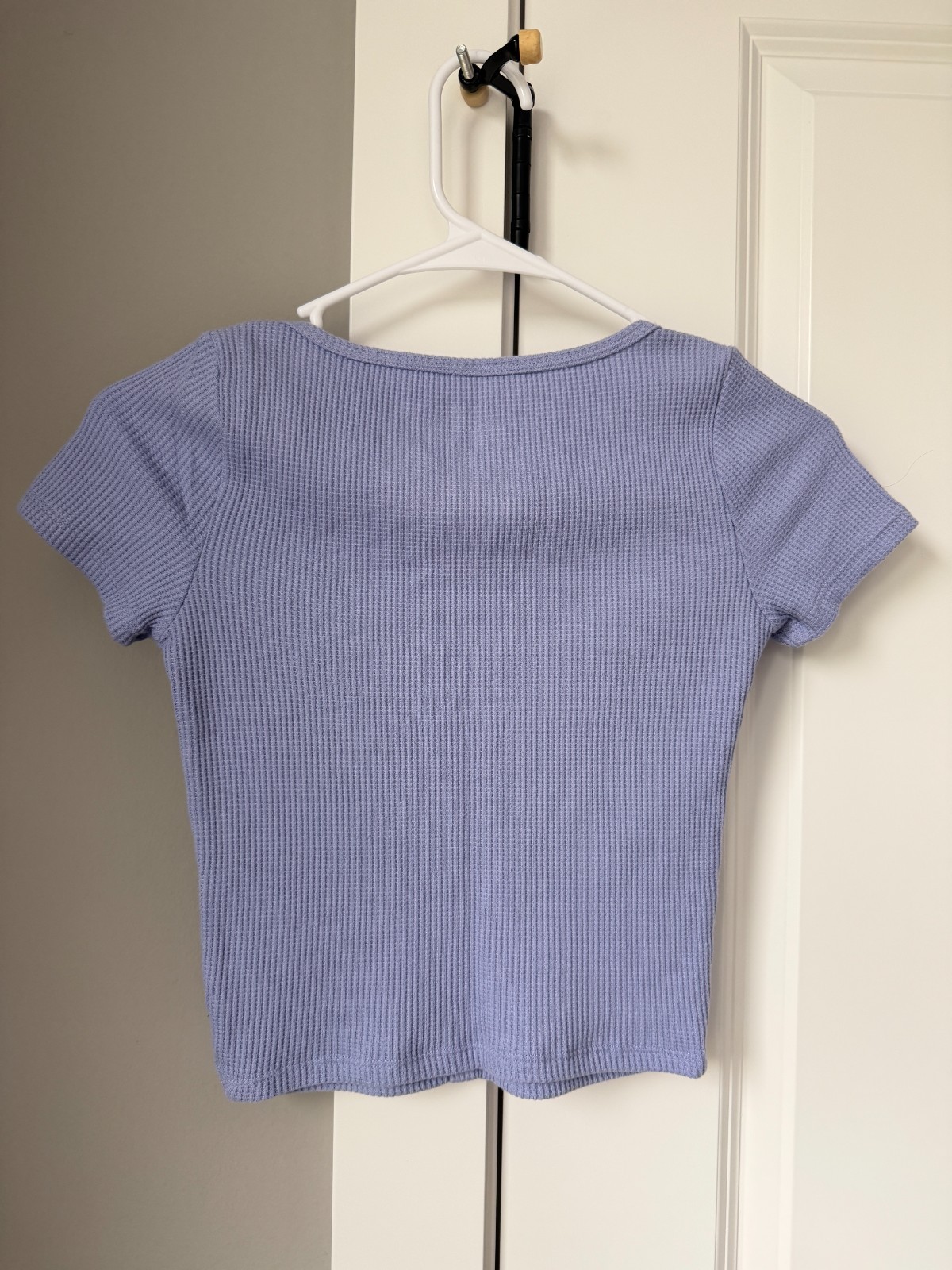 Hollister Women’s Blue Knit Top Short Sleeve Button Up Scoop Neck Shirt Workwear