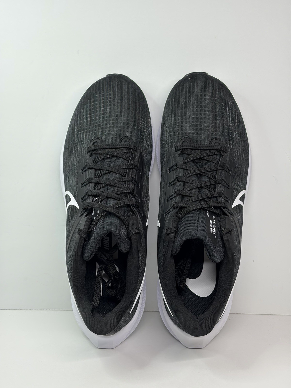 Nike Air Zoom Pegasus 39 Black White Running Workout DH4071-001 Men’s 8 – 13