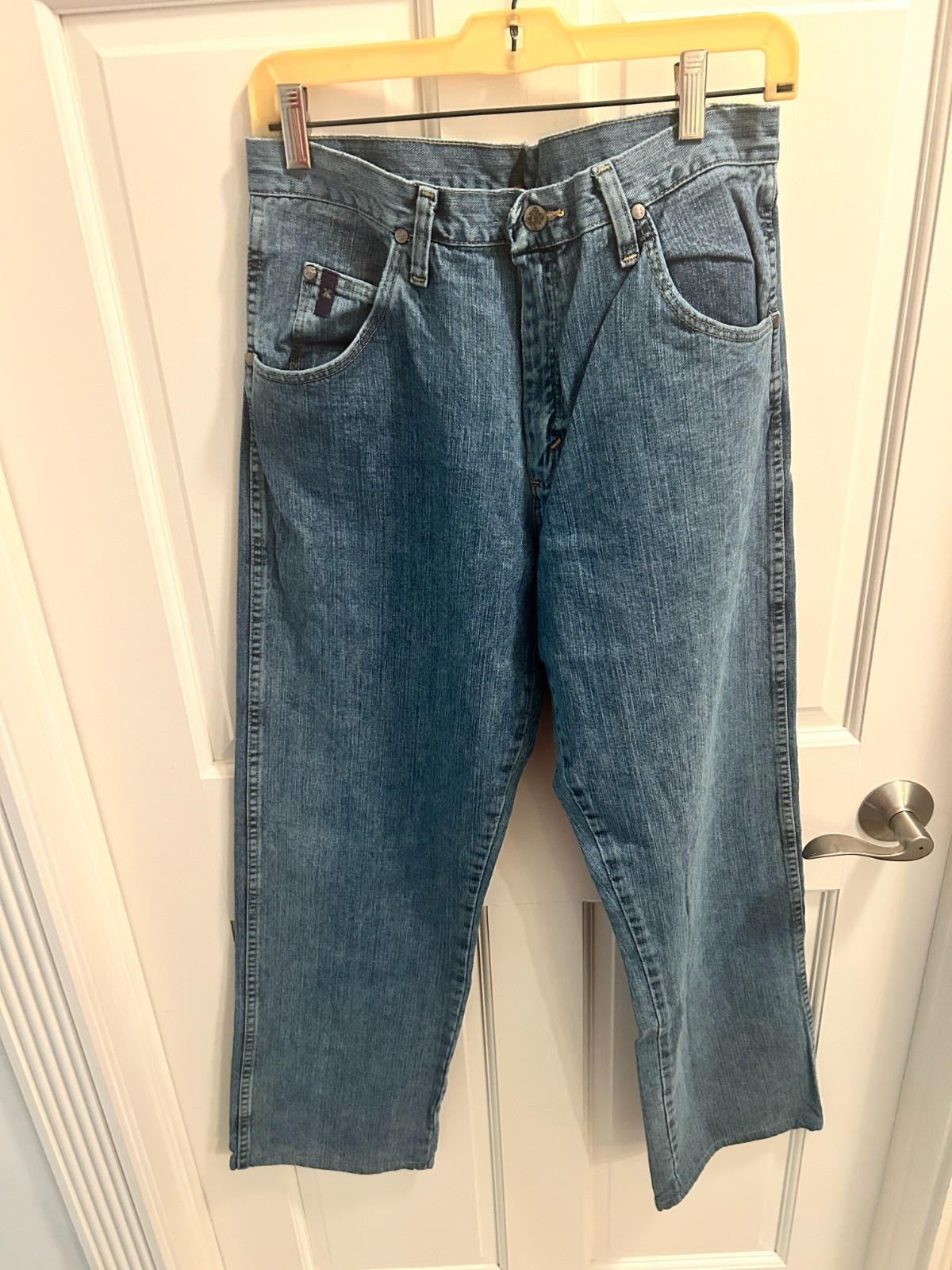 Men’s Wrangler Jeans Light Wash 32×32 Relaxed Fit