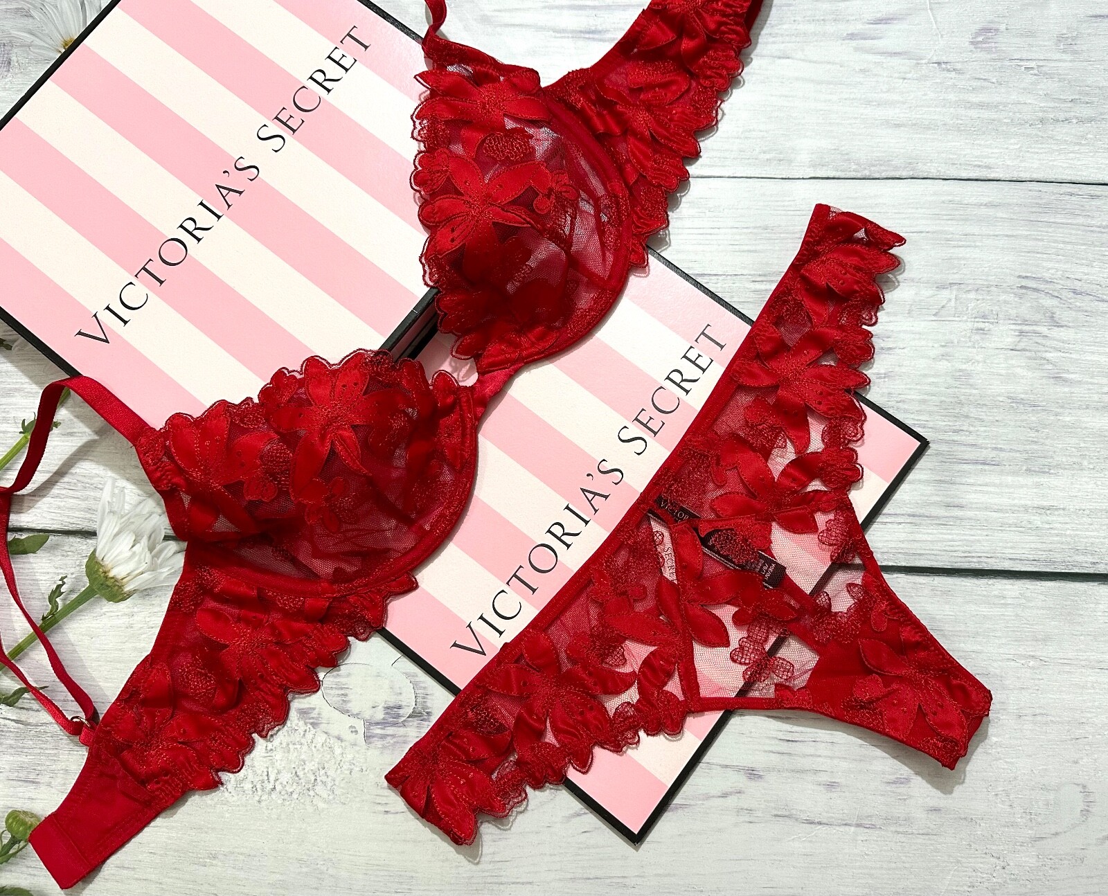 Victoria’s Secret LUXE Unlined Appliqué Embroidered Demi Thong Bra Set Red