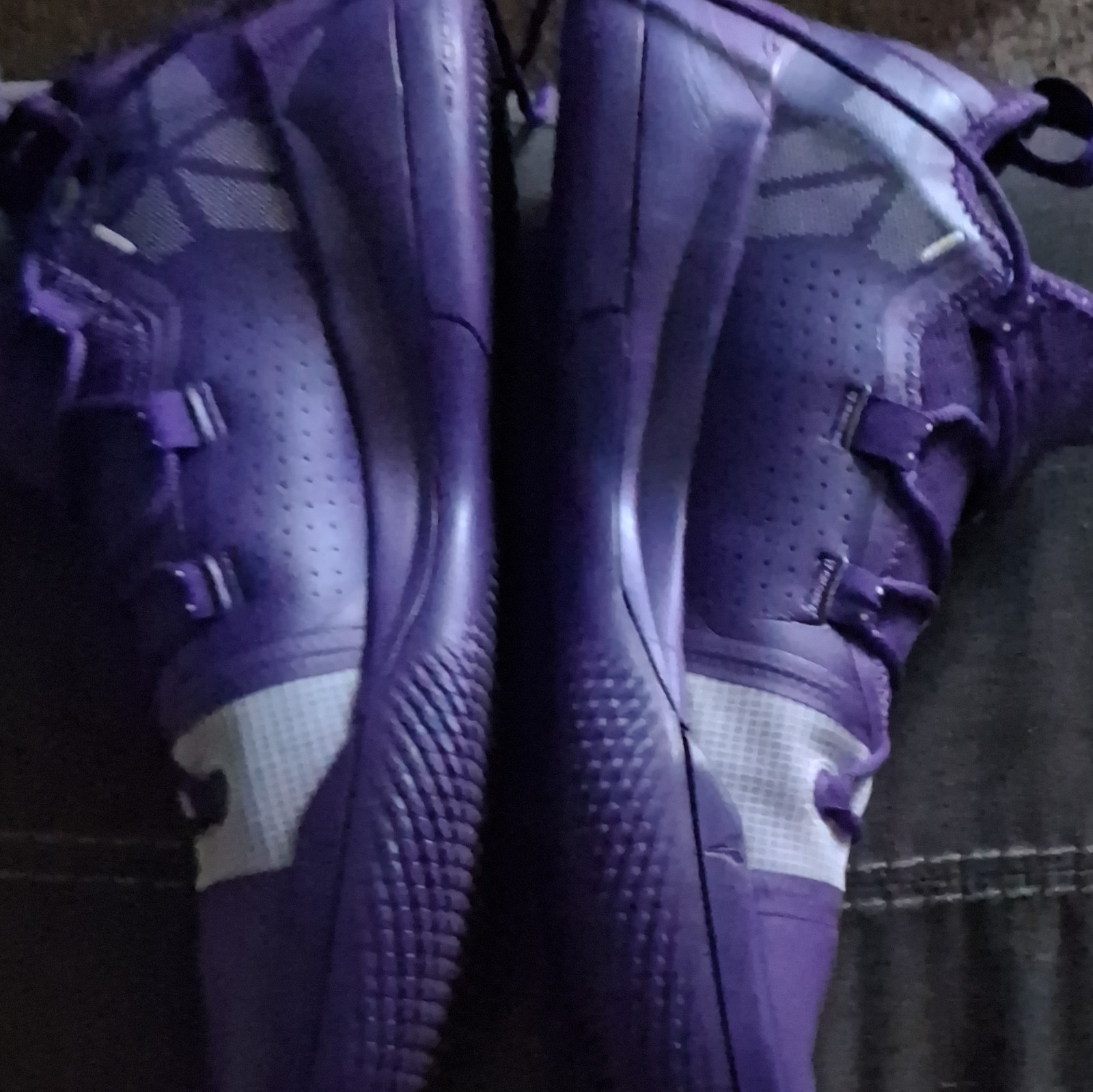 Nike Kobe A.D. Exodus Men’s Mid Top basketball shoes