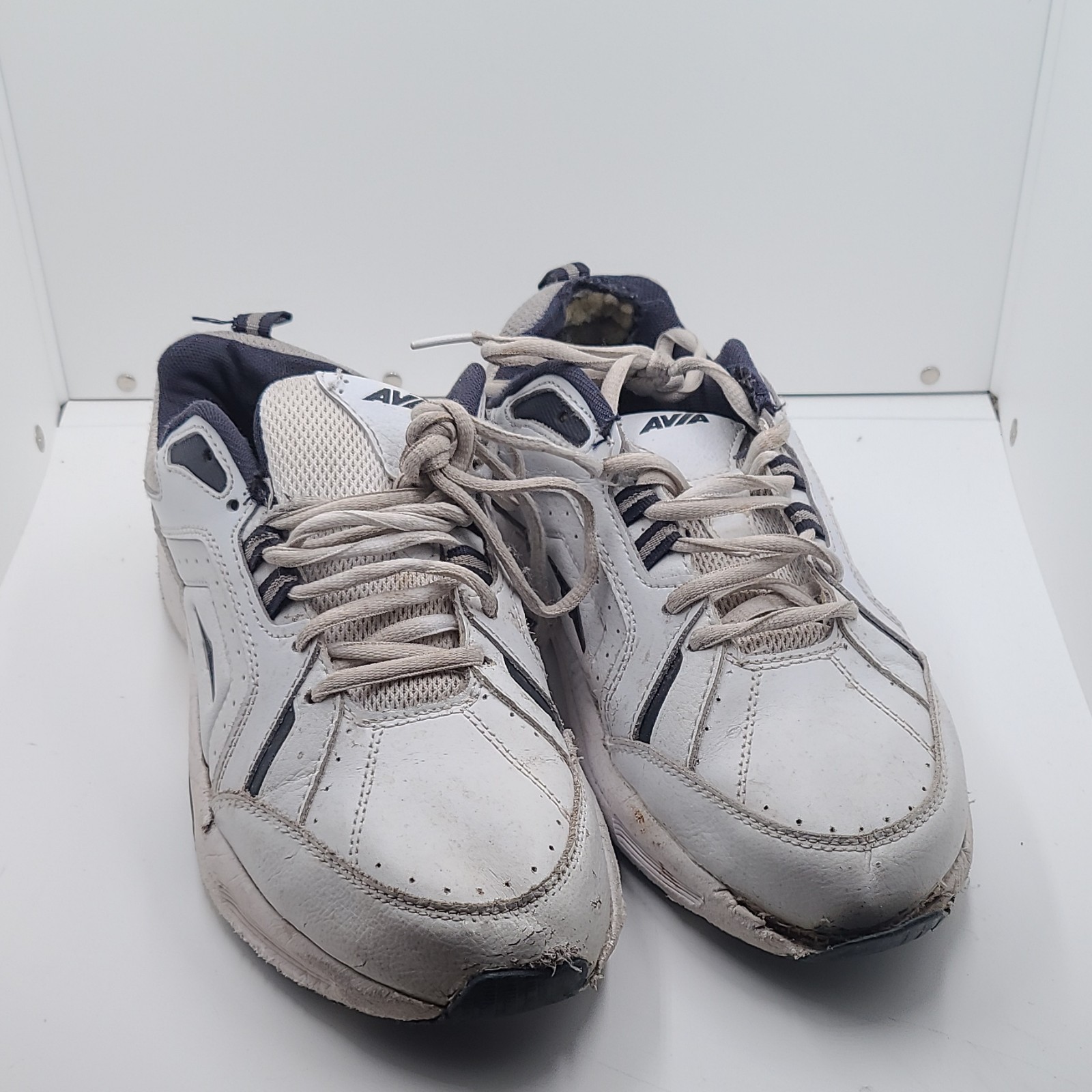 Avia Men’s Low Top White/Navy Lace-Up Solid Athletic Sneakers